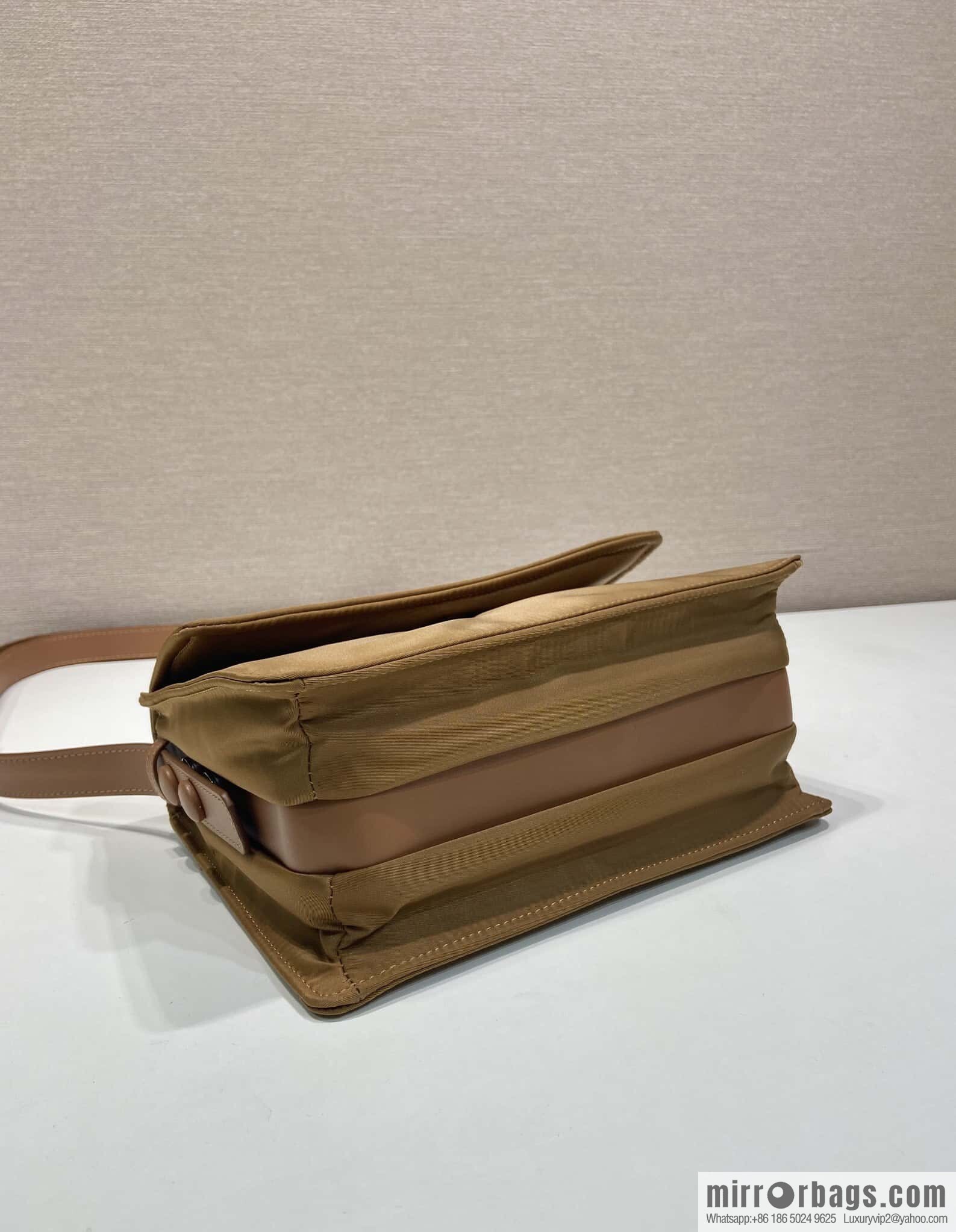 PRADA 🎉 popular mailman bag mini number 🎉 new color 1BD258