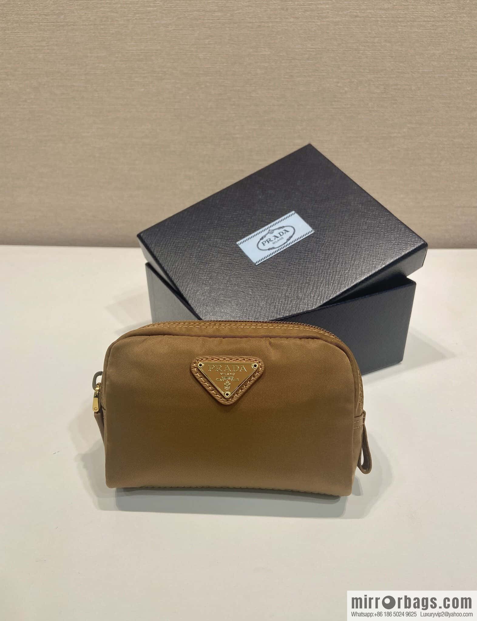 PRADA 🎉 small hand bag 🎉 1NA339 new color🎉🎉