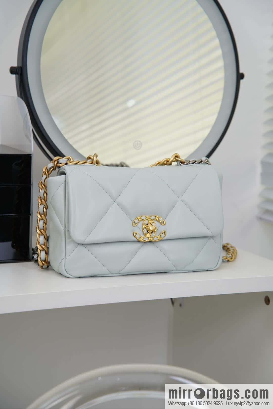 CHANEL 𝟏𝟗𝐛𝐚𝐠 light blue, small 🐳 AS1160