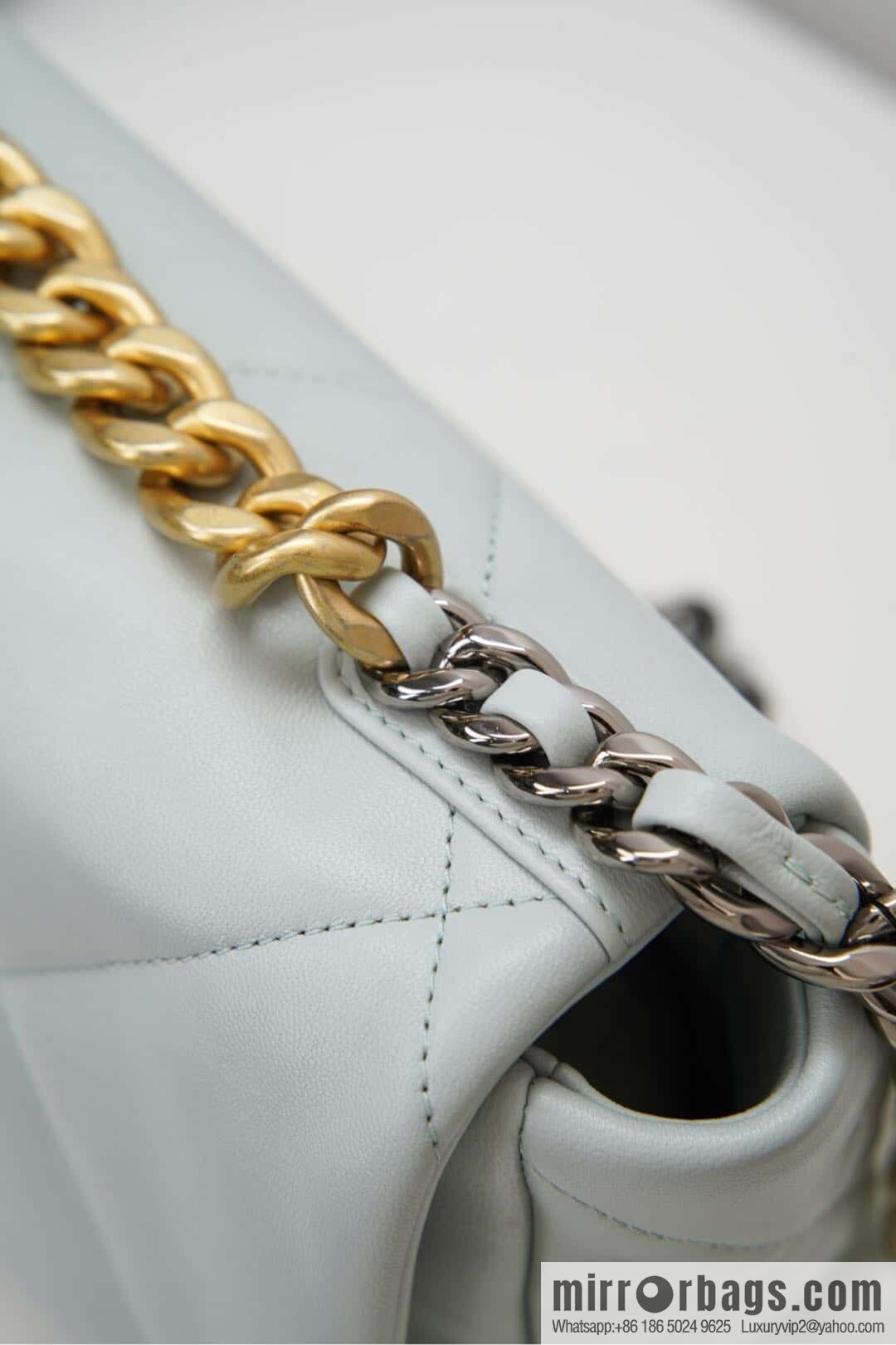 CHANEL 𝟏𝟗𝐛𝐚𝐠 light blue, small 🐳 AS1160