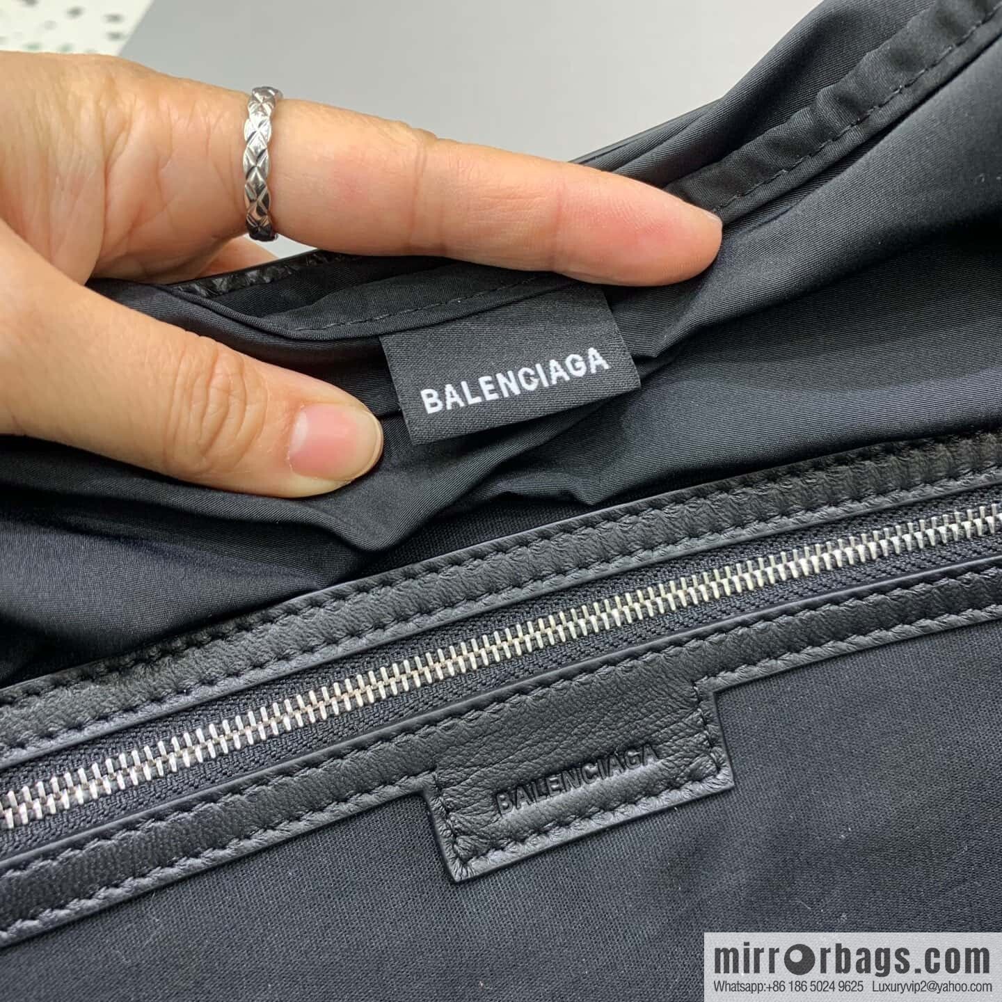 Balenciag neo cagole xl plus oil wax black silver 🖤 locomotive bag derivative new 761601