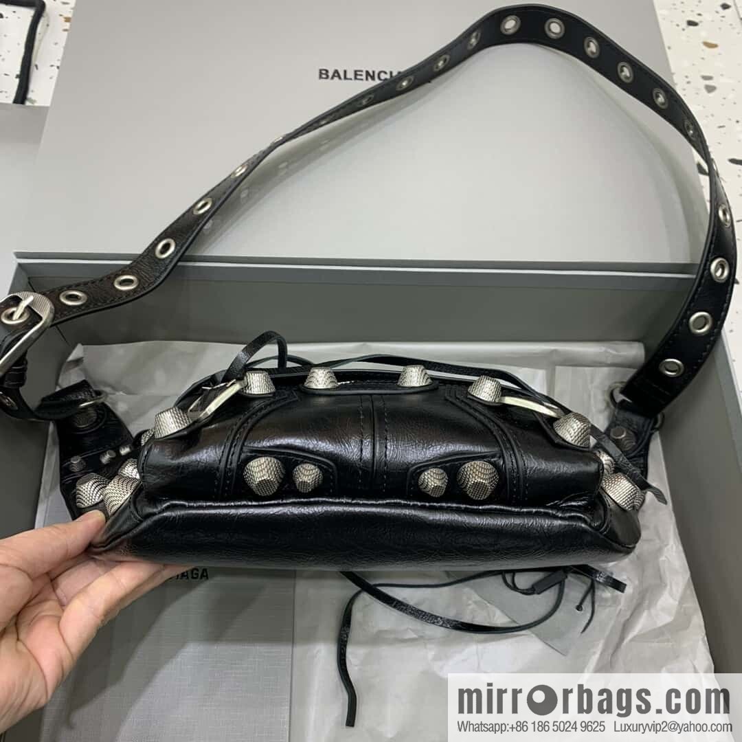 𝐁𝐚𝐥𝐞𝐧𝐜𝐢𝐚𝐠 𝐜𝐚𝐠𝐨𝐥𝐞｜ breast bag [oil wax black] 742014