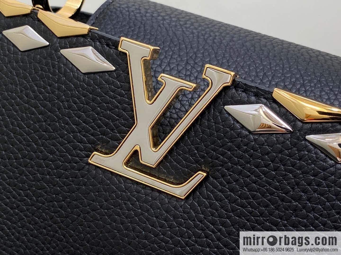 [Boutique‑grade] M12751 black full leather rhombus, full leather cap that English series, this Capucines small handbag