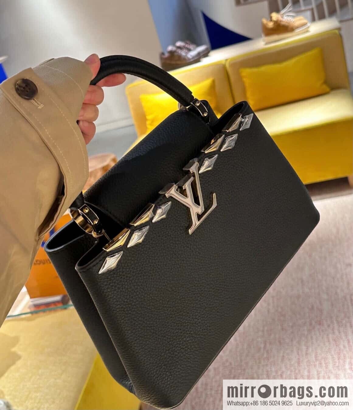 [Boutique‑grade] M12751 dark blue full leather rhombus model, full leather cap that English series, this Capucines mini handbag