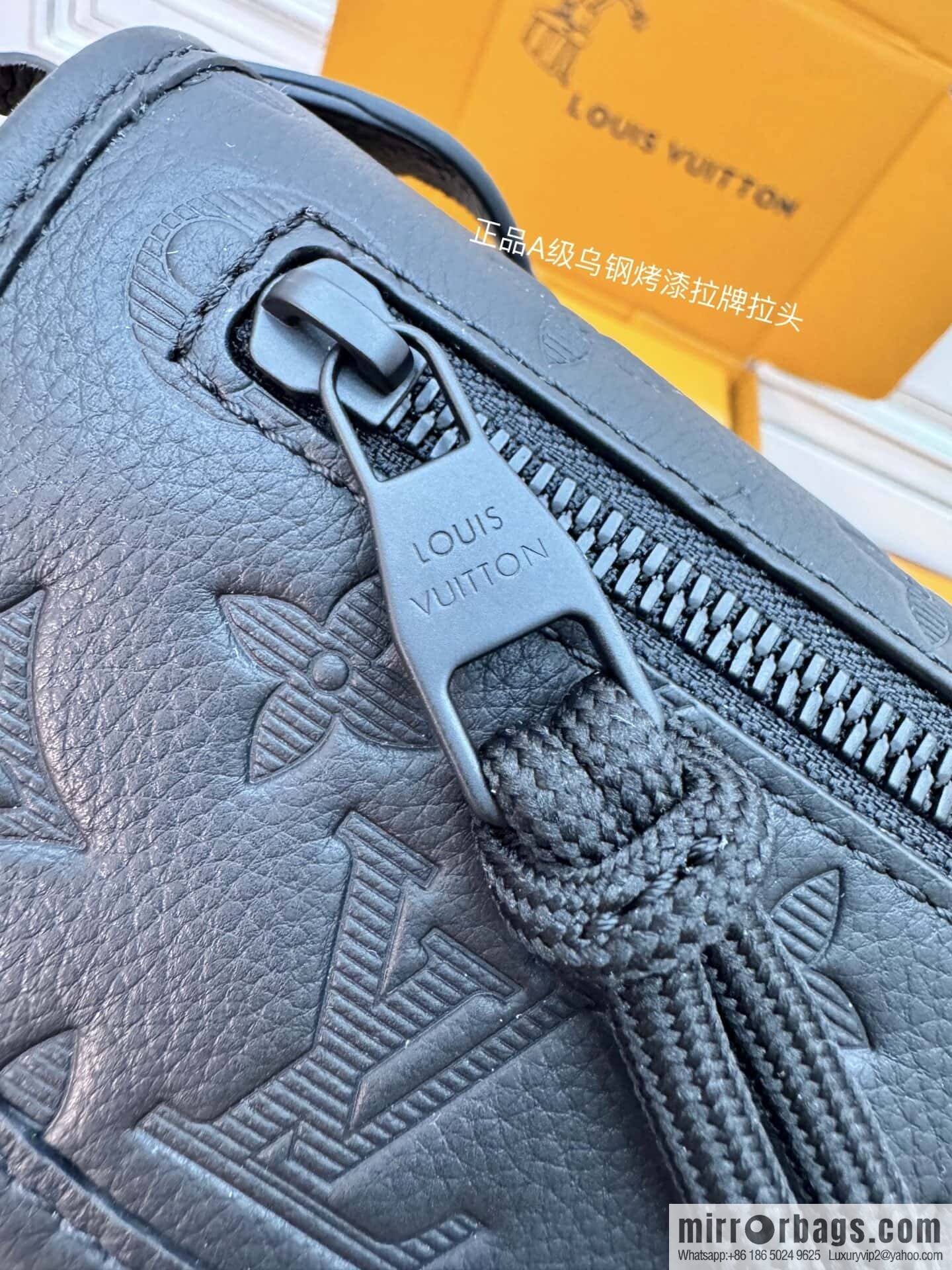 LV M12636 Pulse Wearable Wallet