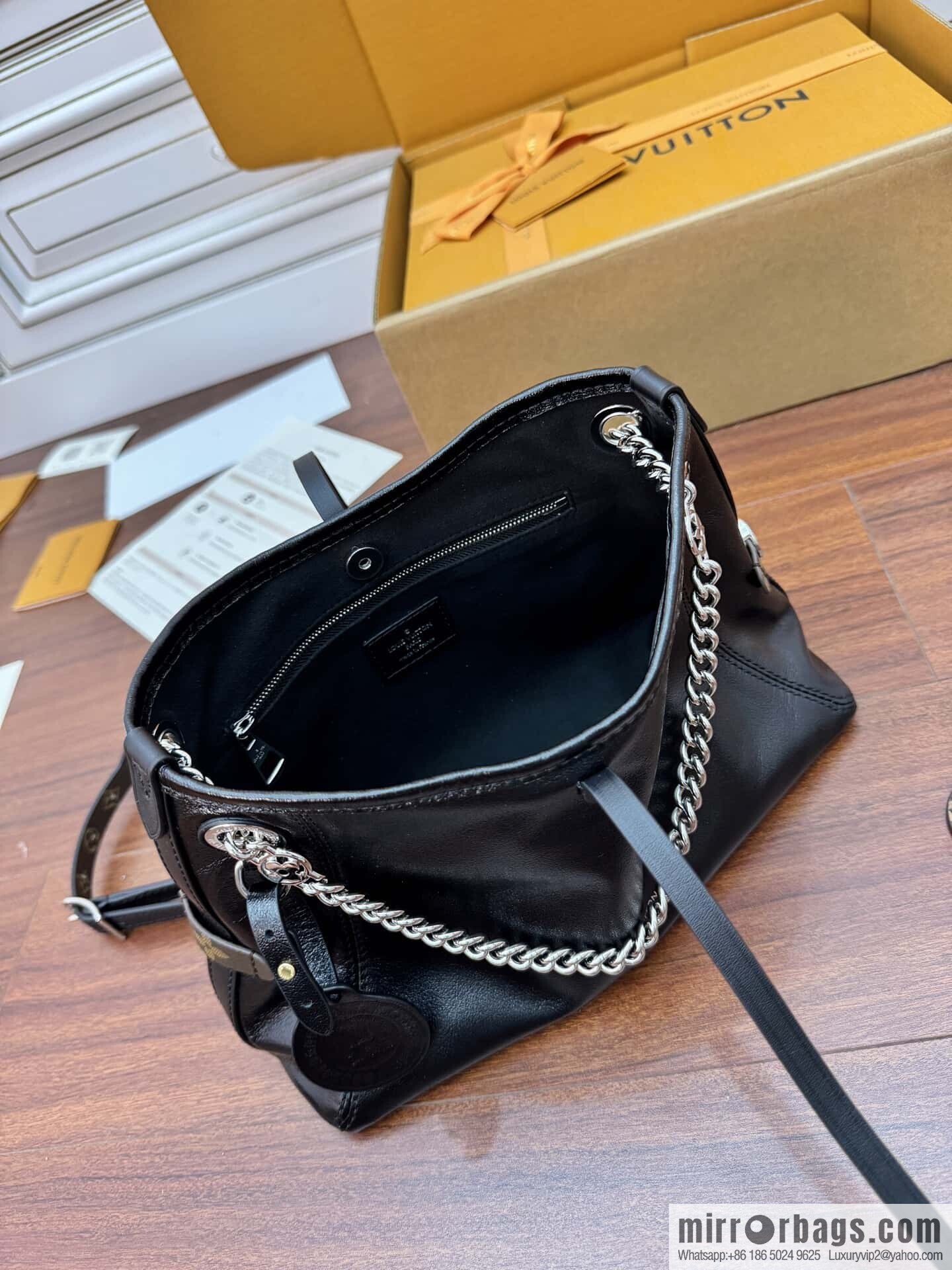 LV M12888 CarryAll Vibe BB
