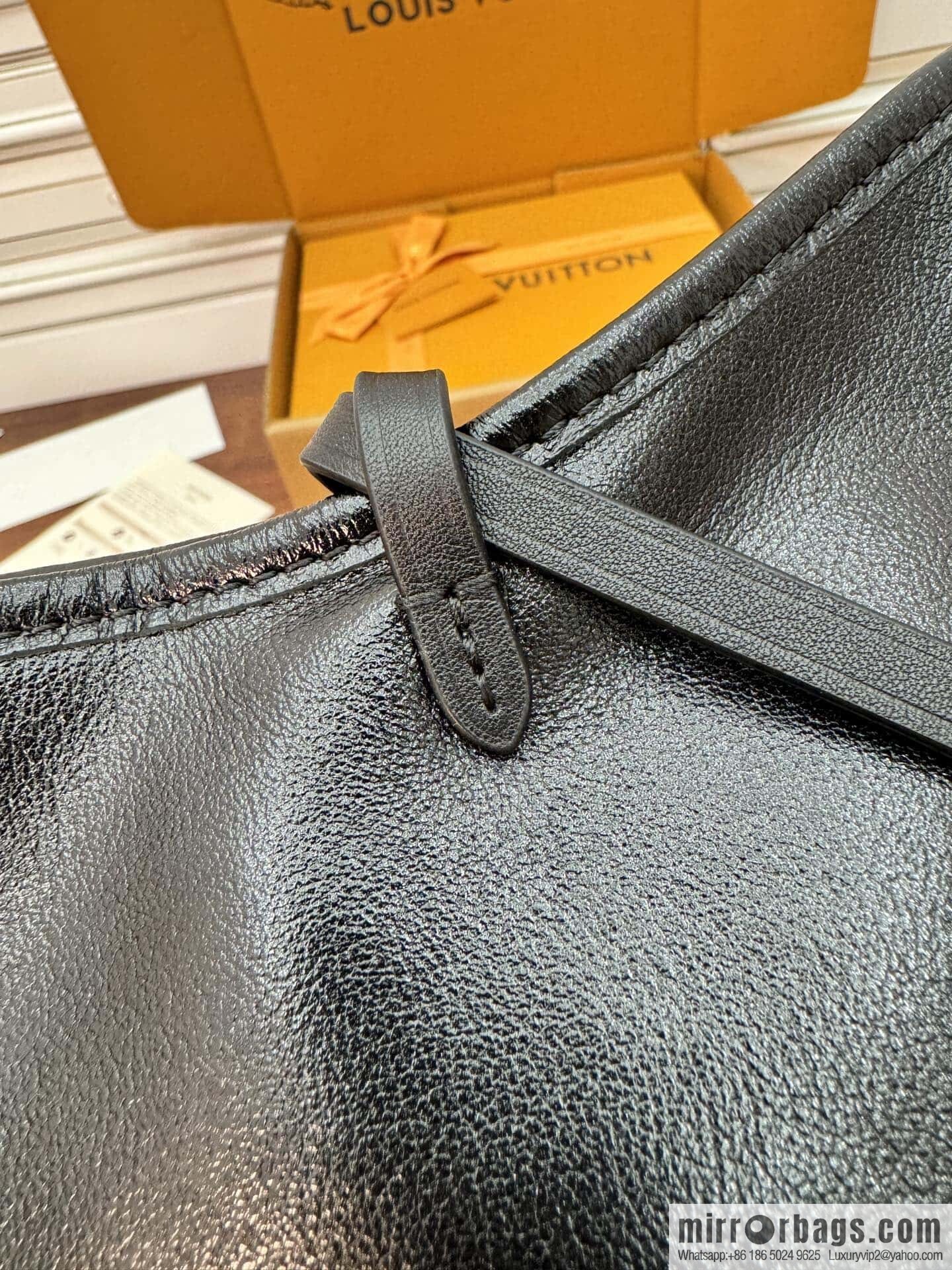 LV M12888 CarryAll Vibe BB