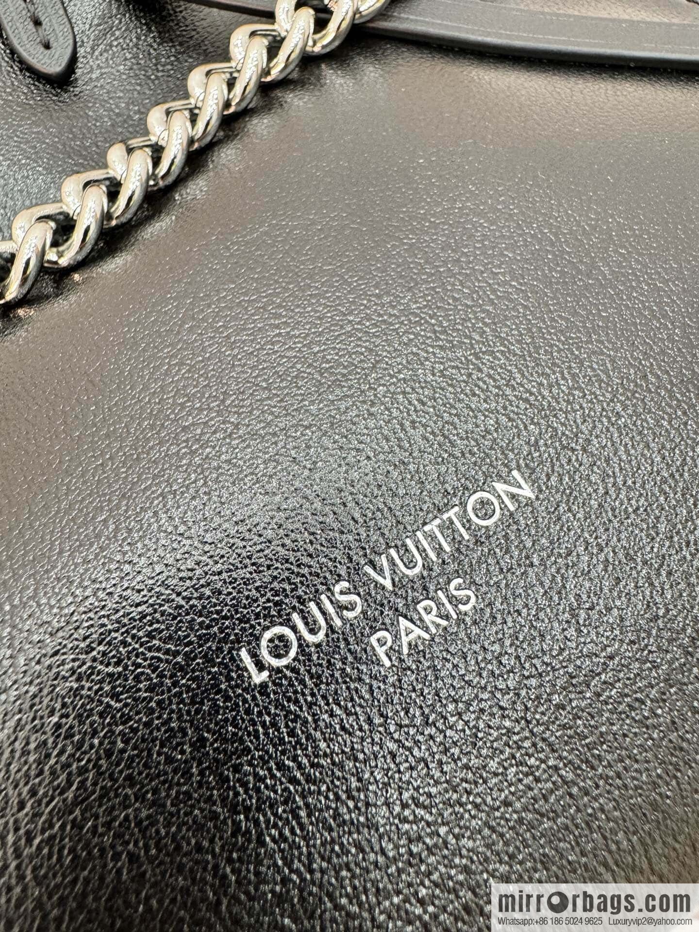 LV M12888 CarryAll Vibe BB