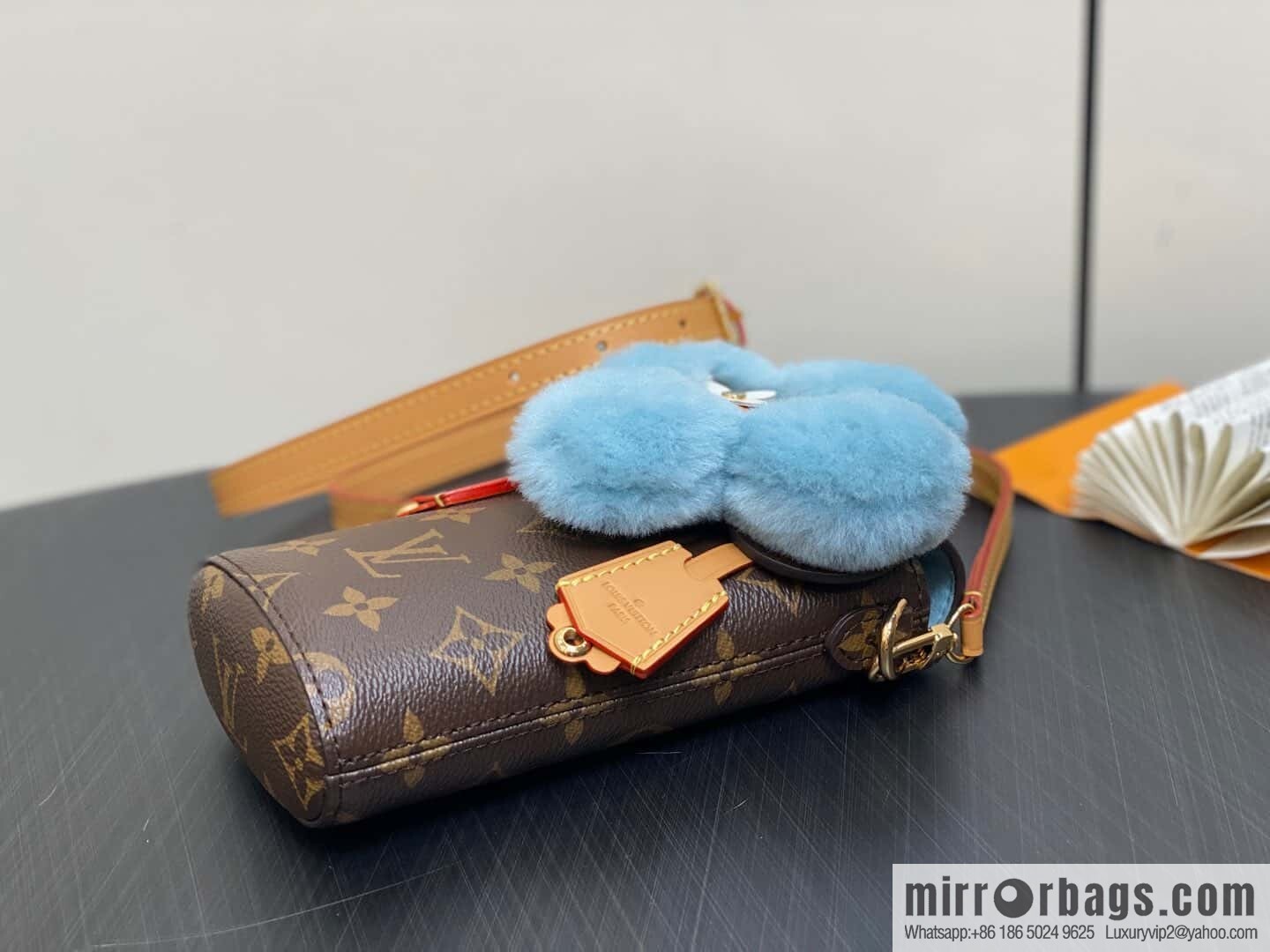 M12269 presbyopia/blue, sunflower mobile phone bag series VIVIENNE mobile phone bag, presbyopia/blue (sunflower) Vivienne mobile phone bag