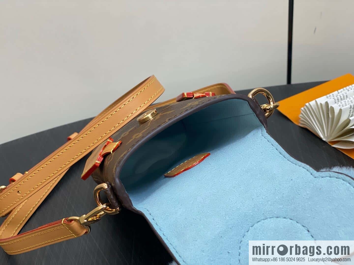 M12269 presbyopia/blue, sunflower mobile phone bag series VIVIENNE mobile phone bag, presbyopia/blue (sunflower) Vivienne mobile phone bag