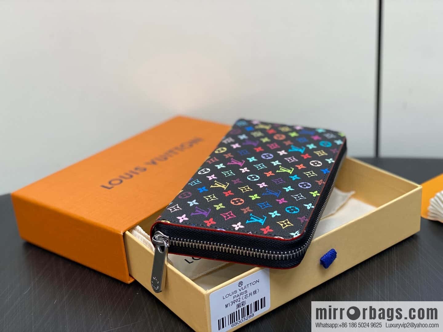 [Premium‑quality] M13992 black color, single zipper wallet series Zippy zipper wallet