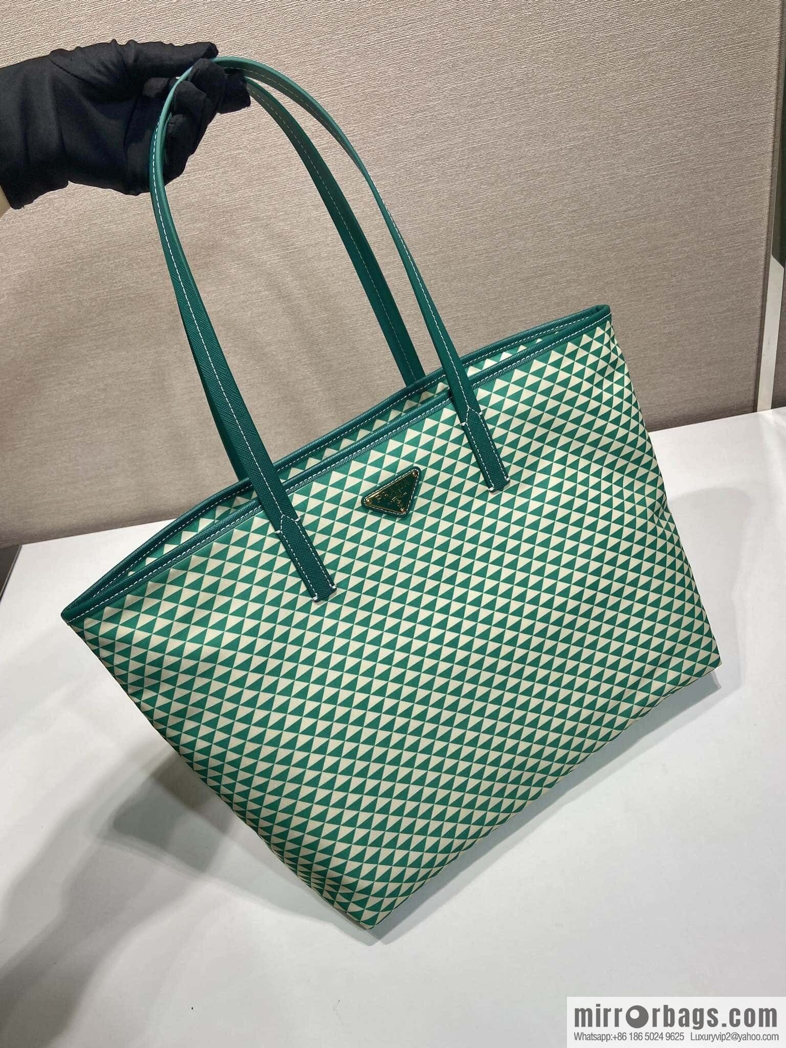 PRADA 🎉 new tote bag 🎉 1BD552 new 🎉🎉 green