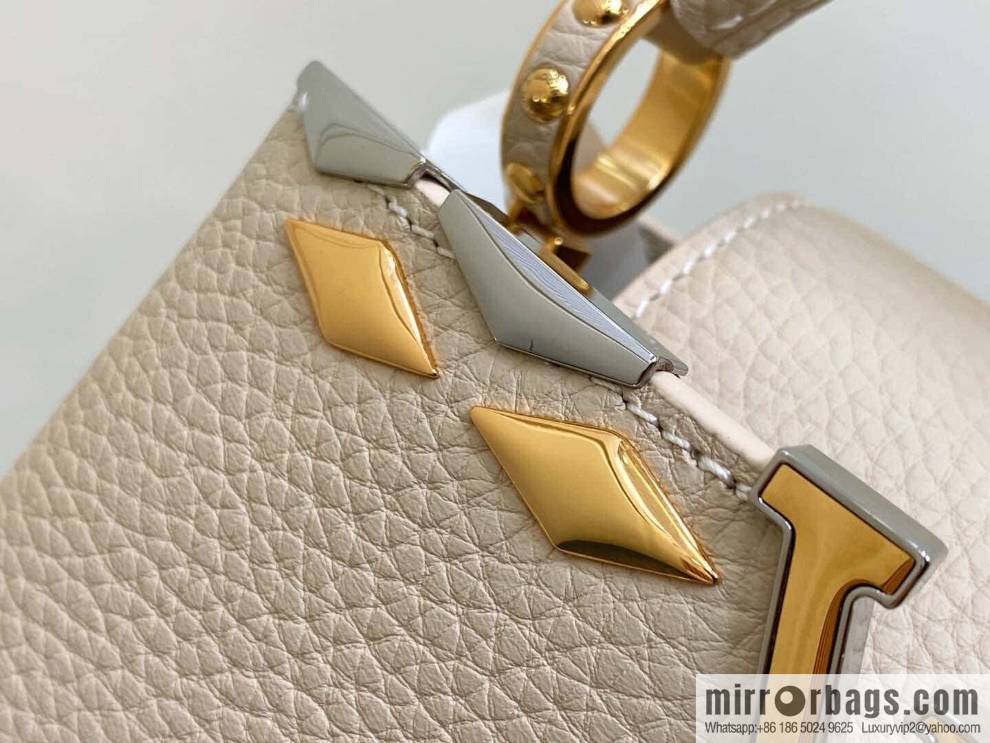 [Boutique‑grade] M12751 rice white full leather rhombus model, full leather cap that English series, this Capucines mini handbag