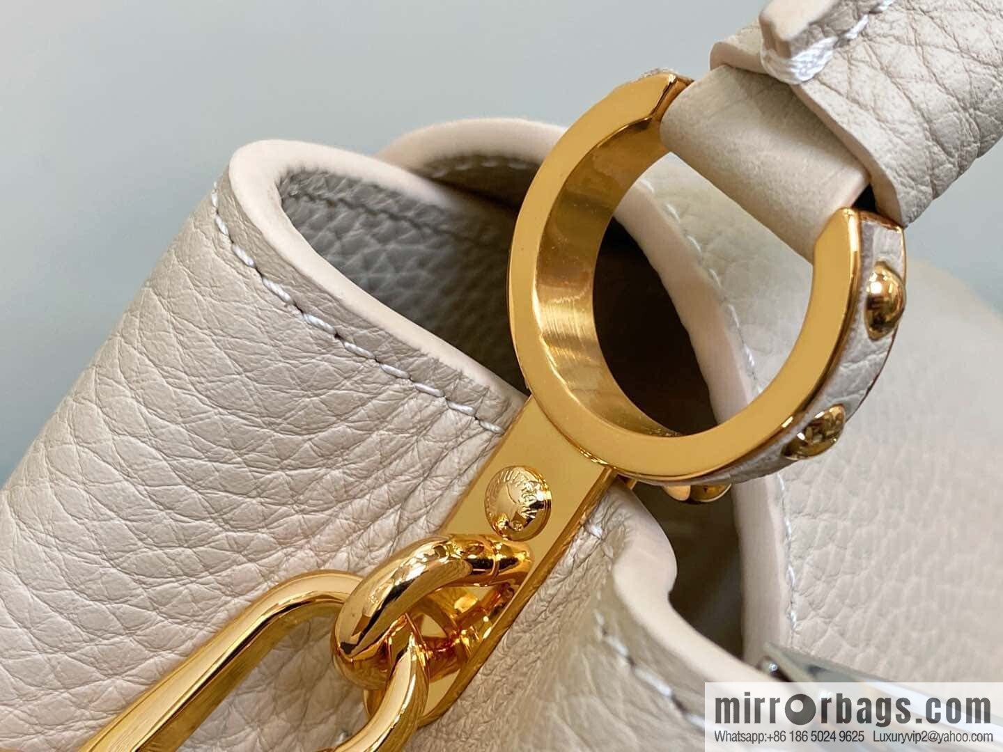 [Boutique‑grade] M12751 rice white full leather rhombus model, full leather cap that English series, this Capucines mini handbag