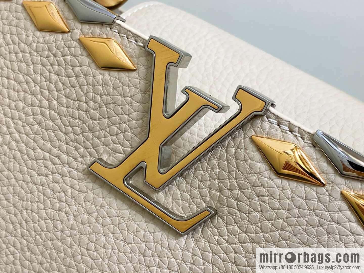 [Boutique‑grade] M12751 rice white full leather rhombus model, full leather cap that English series, this Capucines small handbag