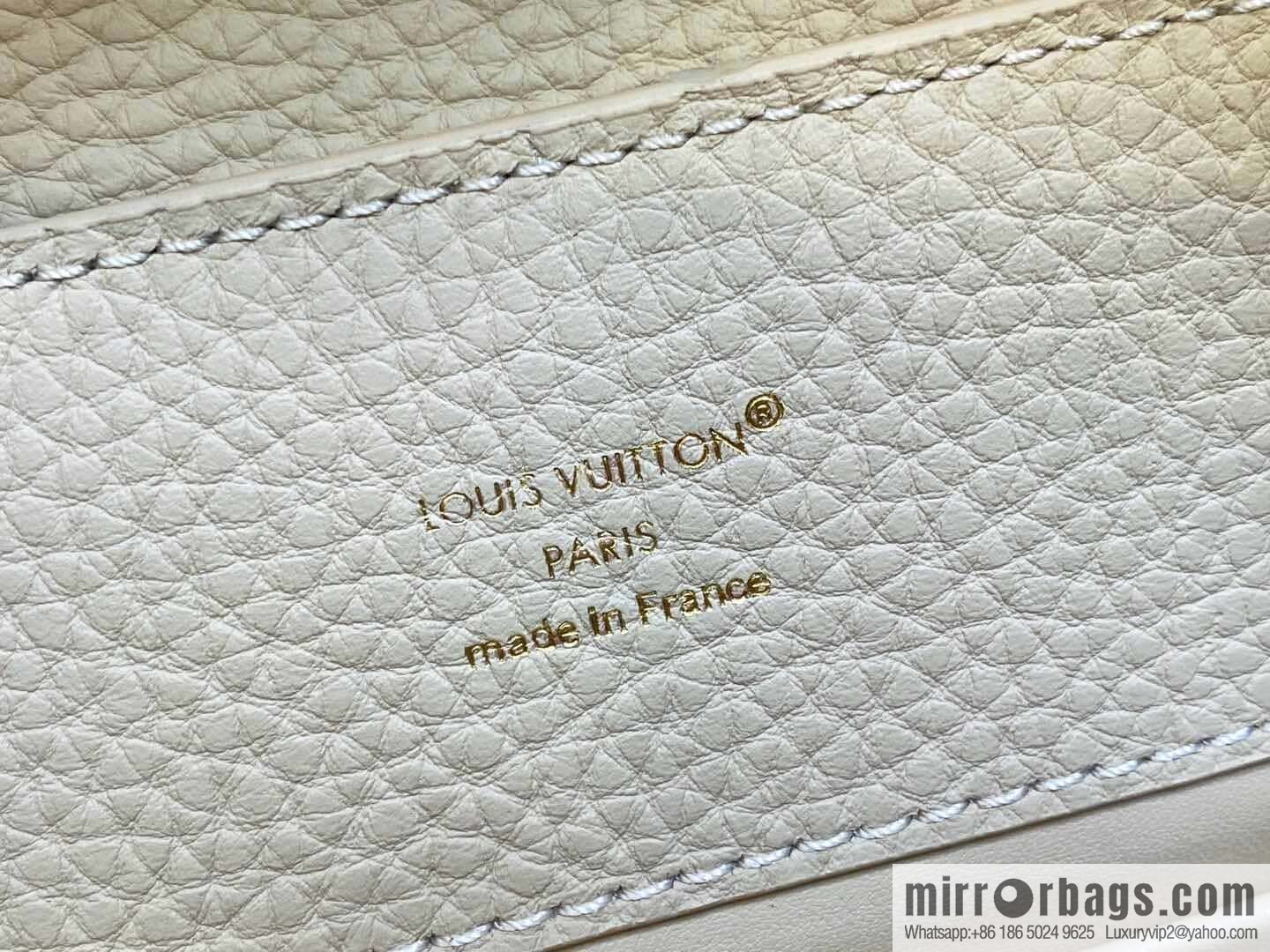 [Boutique‑grade] M12751 rice white full leather rhombus model, full leather cap that English series, this Capucines small handbag
