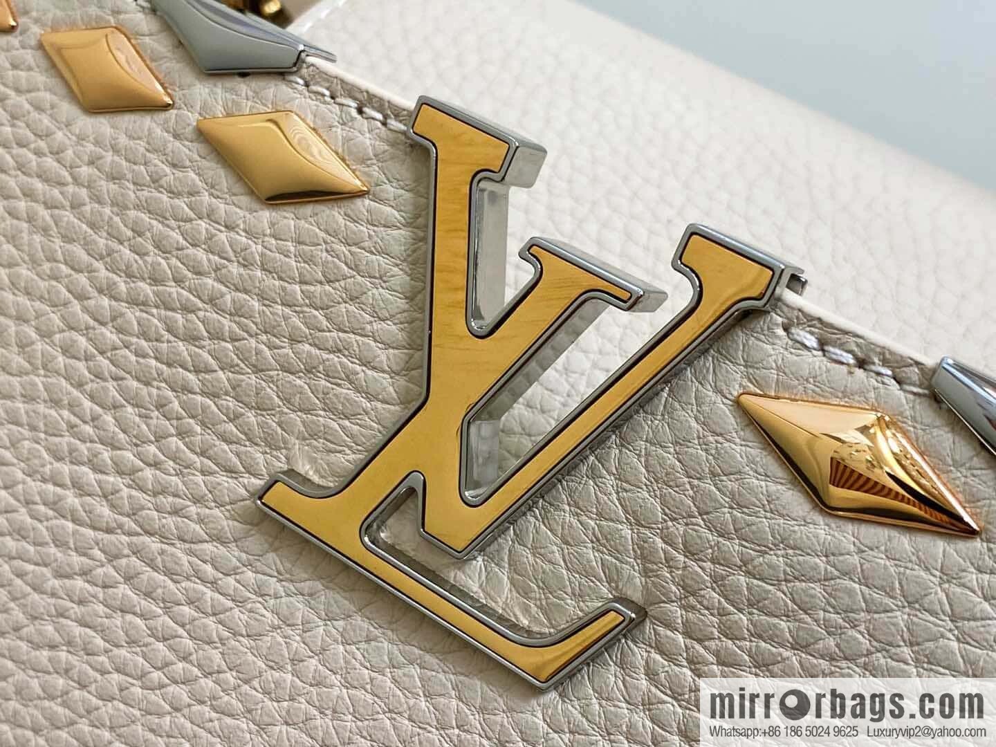 [Boutique‑grade] M12751 rice white full leather rhombus model, full leather cap that English series, this Capucines medium handbag