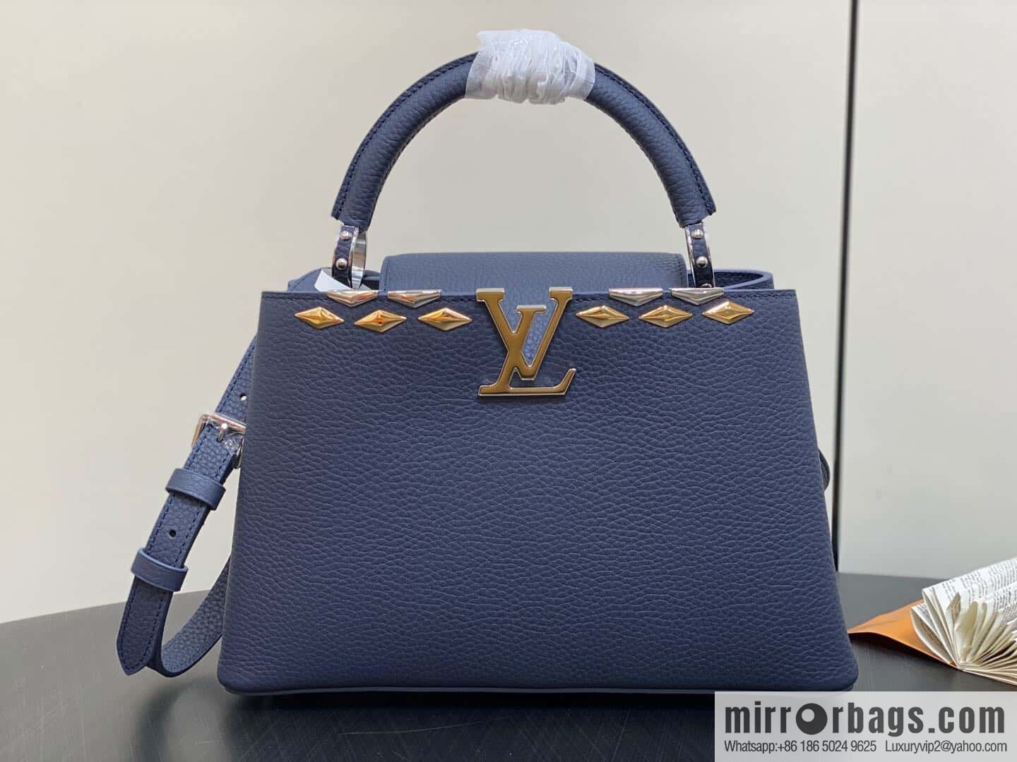 [Boutique‑grade] M12751 dark blue full leather rhombus, full leather cap Naxing series, this Capucines medium handbag