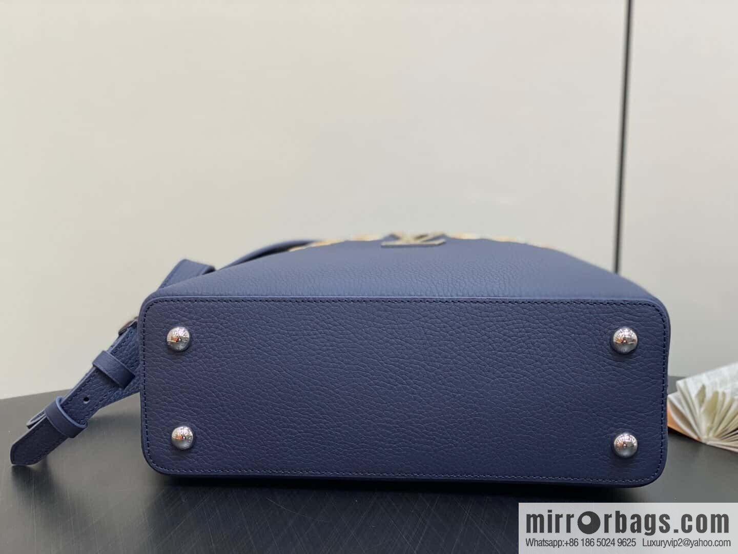 [Boutique‑grade] M12751 dark blue full leather rhombus, full leather cap Naxing series, this Capucines medium handbag
