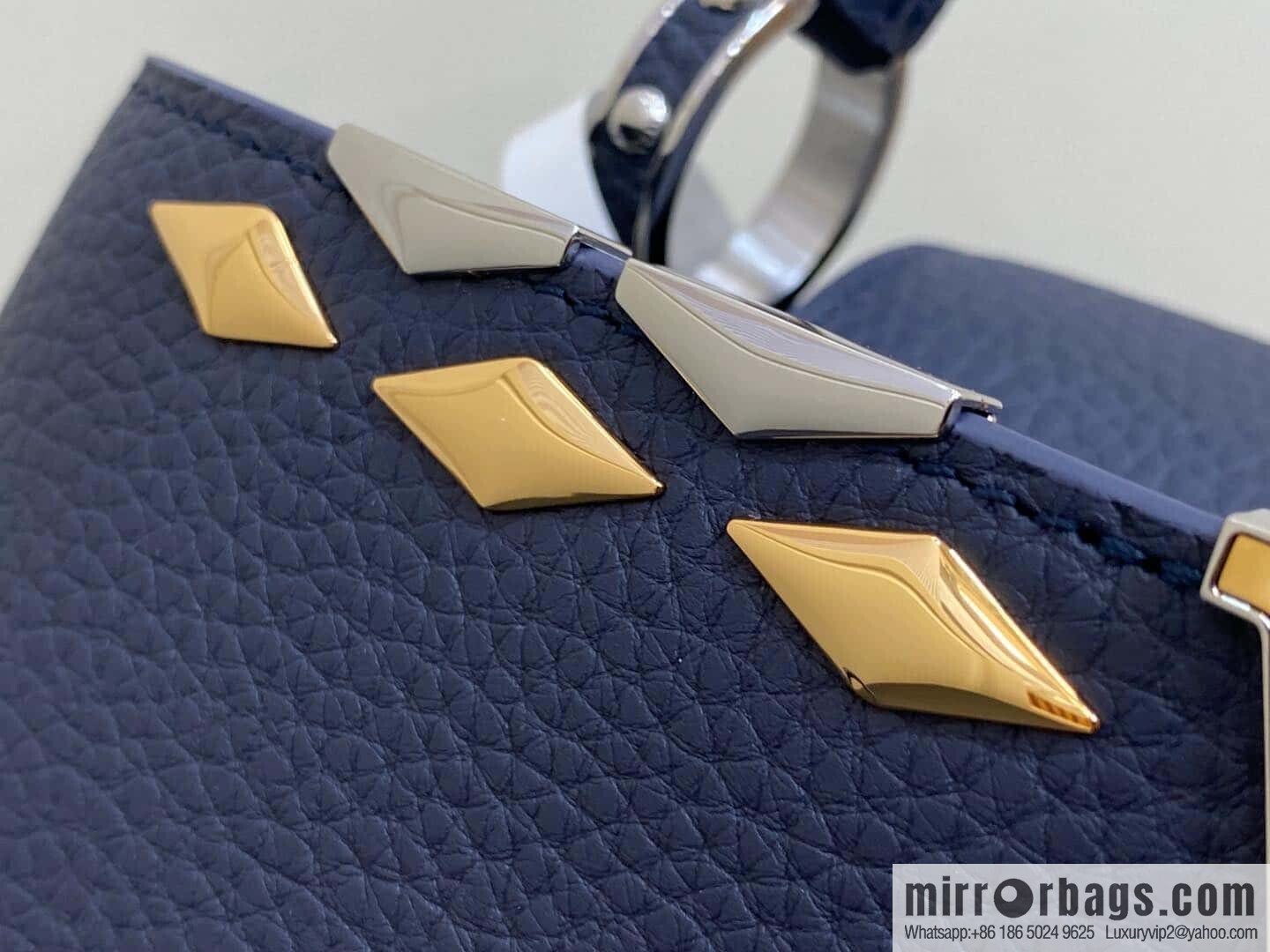 [Boutique‑grade] M12751 dark blue full leather rhombus, full leather cap Naxing series, this Capucines medium handbag