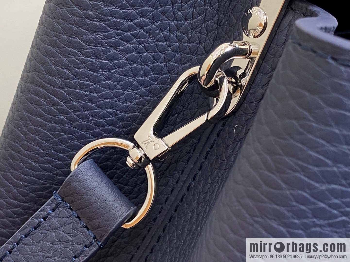 [Boutique‑grade] M12751 dark blue full leather rhombus, full leather cap Naxing series, this Capucines medium handbag