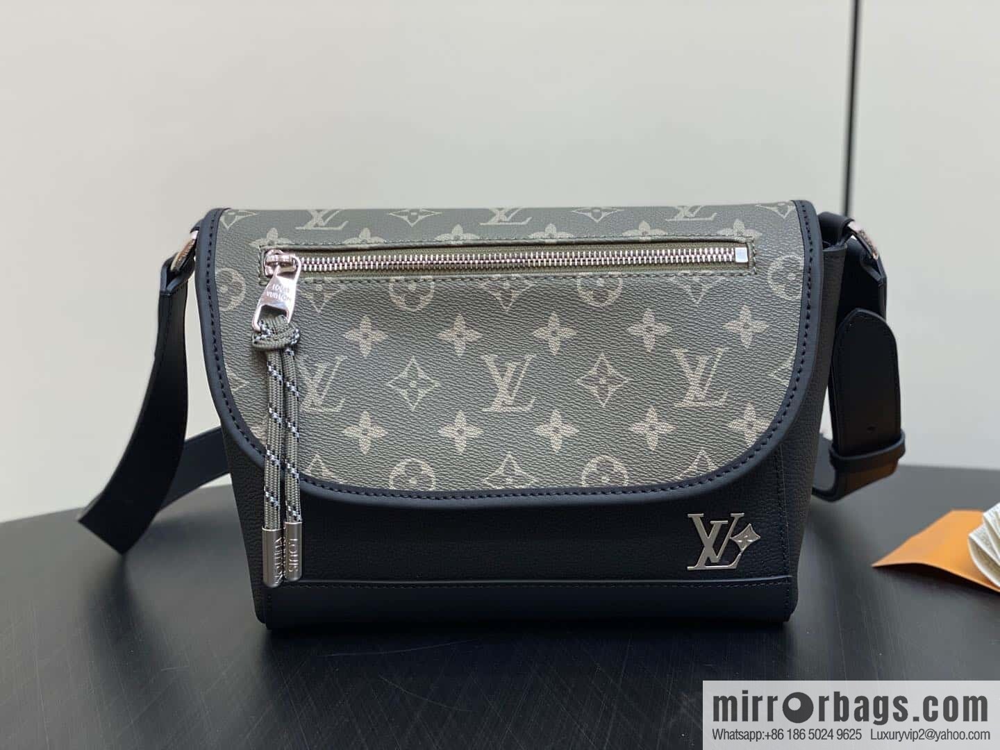 [Boutique‑grade] M12625 green flower, men's bag messenger bag series Pulse messenger bag