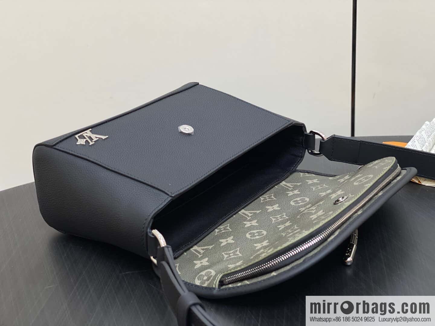 [Boutique‑grade] M12625 green flower, men's bag messenger bag series Pulse messenger bag