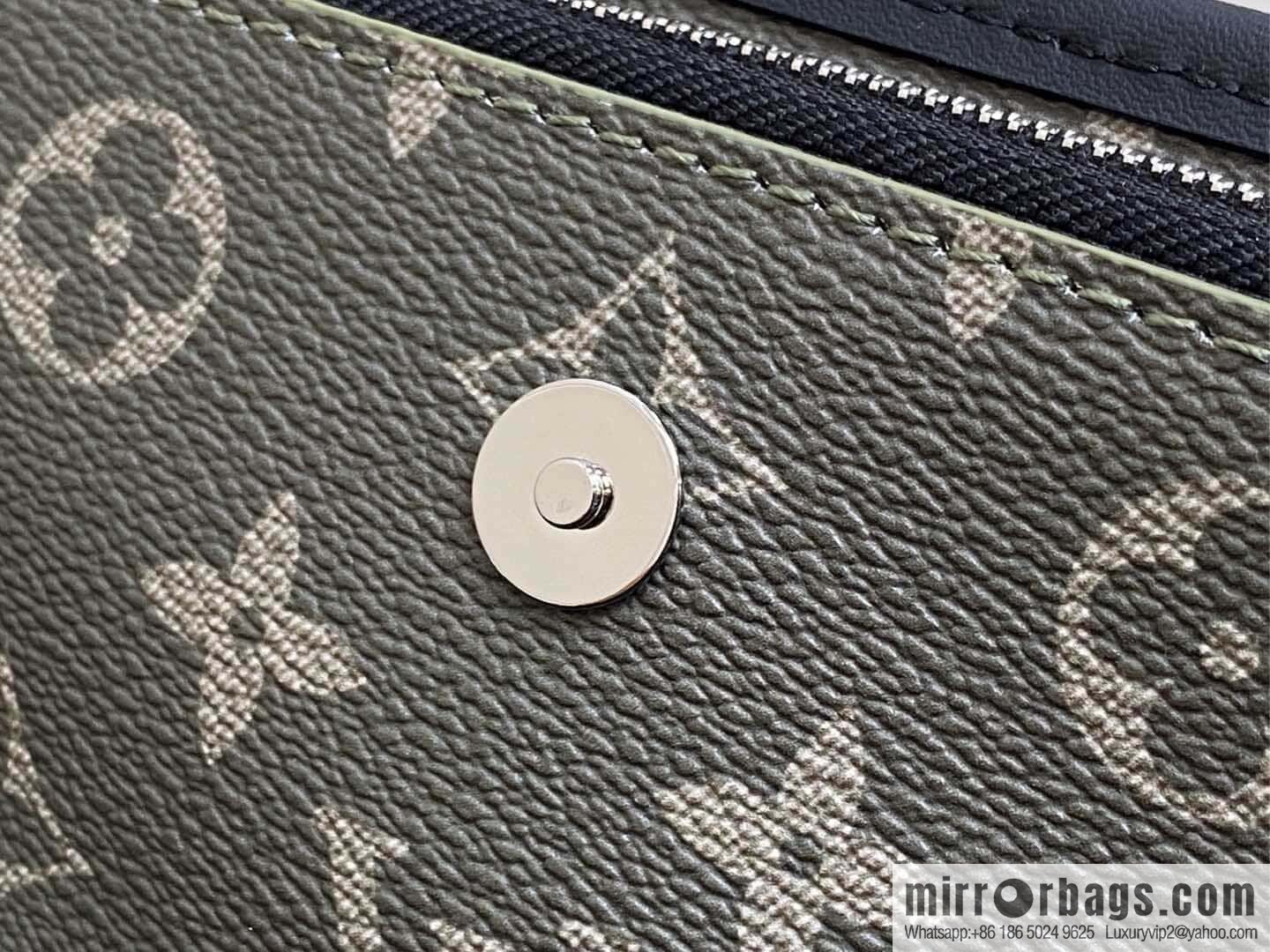 [Boutique‑grade] M12625 green flower, men's bag messenger bag series Pulse messenger bag