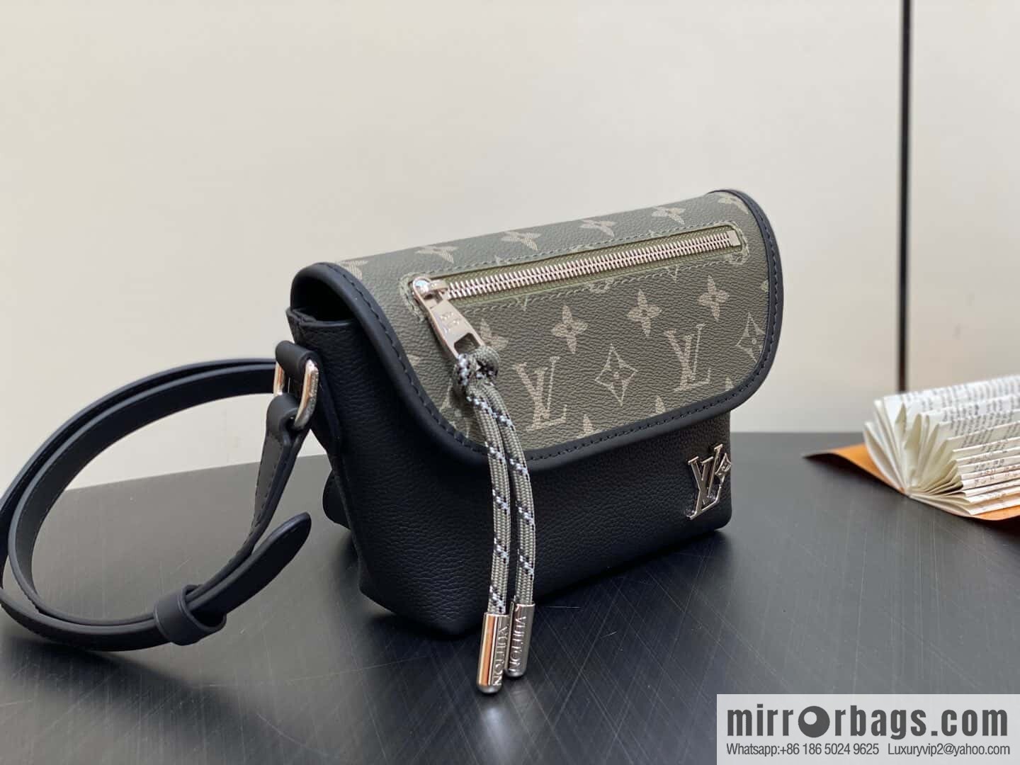 [Boutique‑grade] M12618 green flower, men's bag messenger bag series Pulse mini handbag