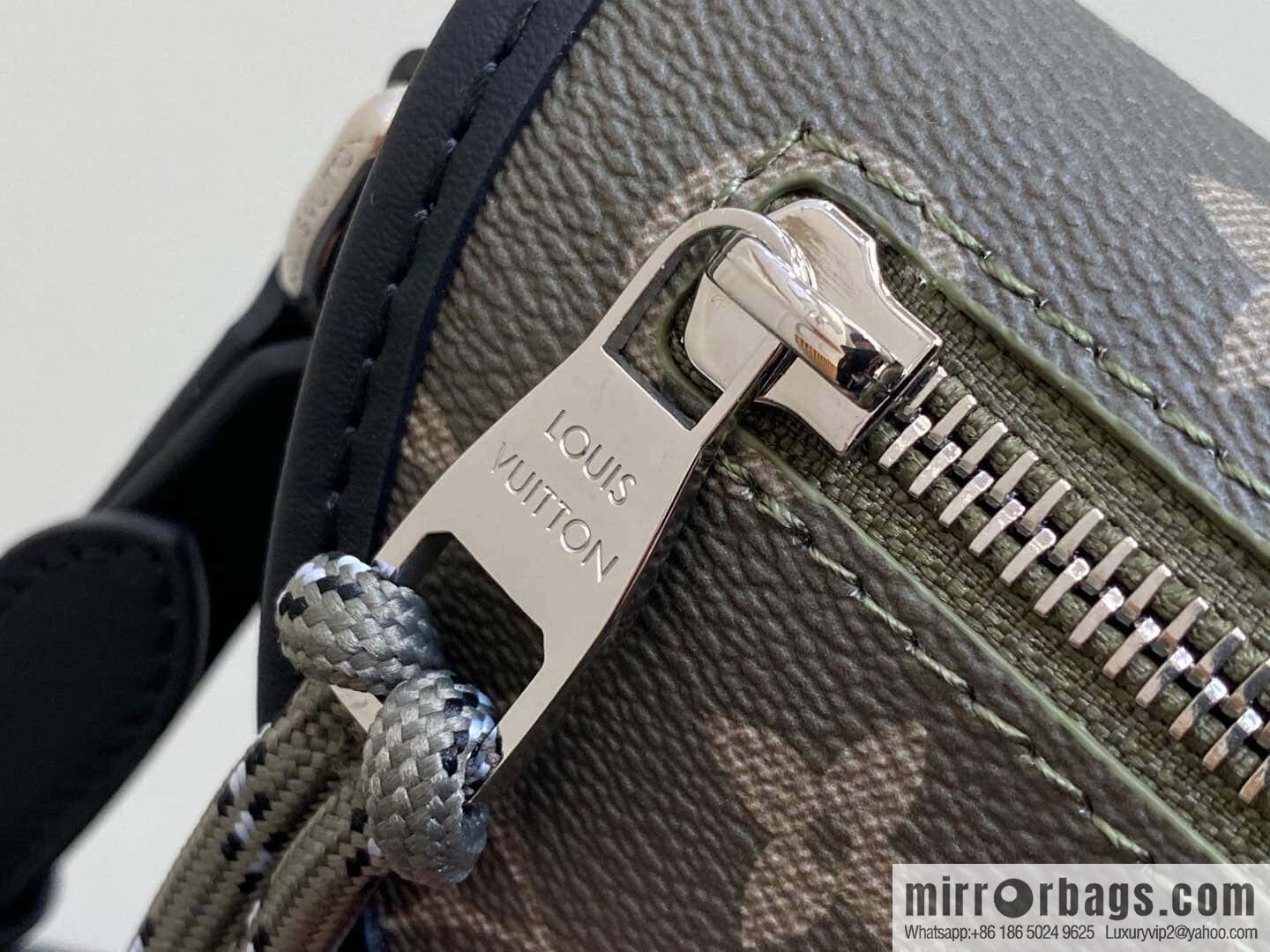 [Boutique‑grade] M12618 green flower, men's bag messenger bag series Pulse mini handbag
