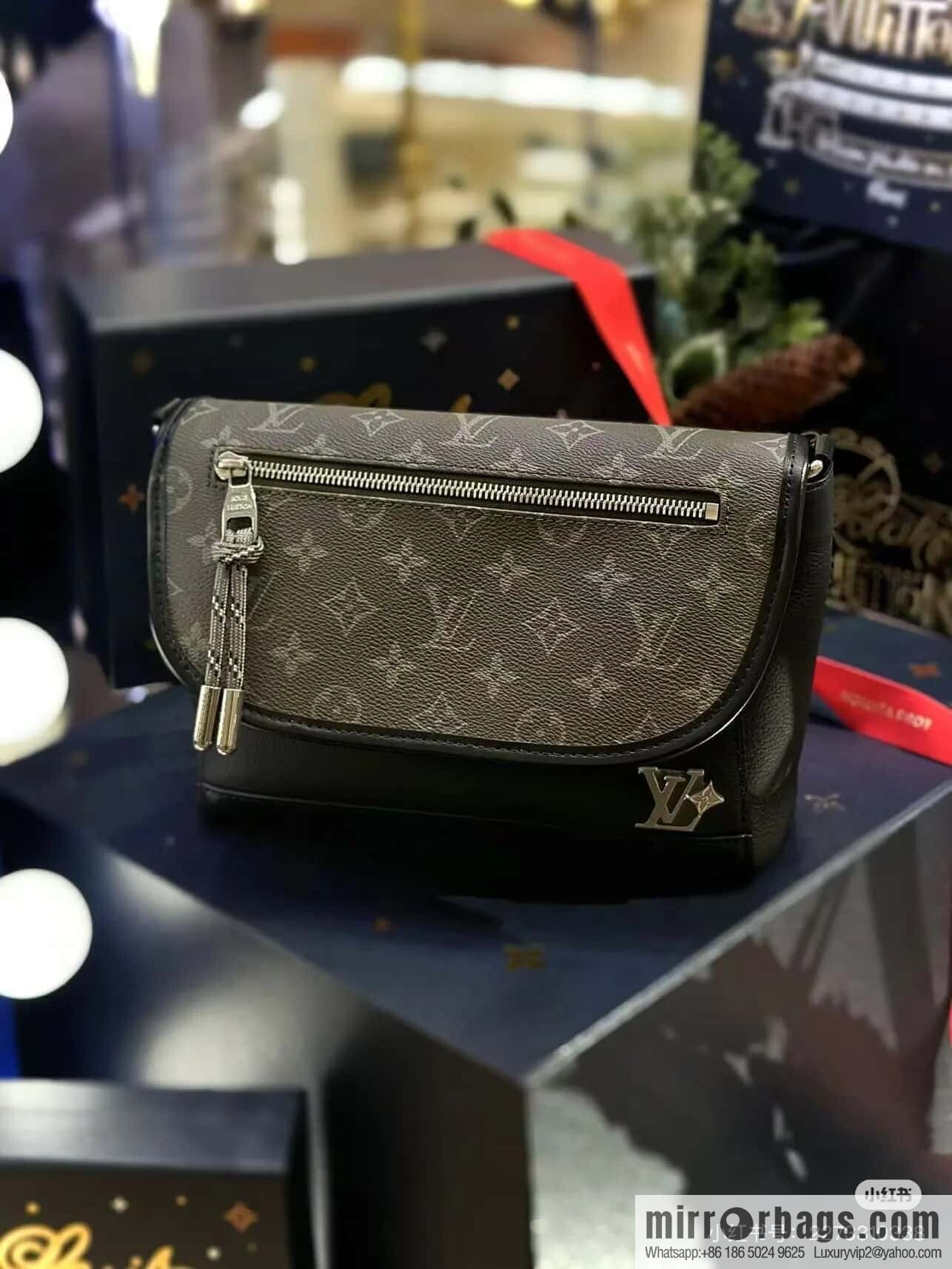 [Boutique‑grade] M12618 green flower, men's bag messenger bag series Pulse mini handbag