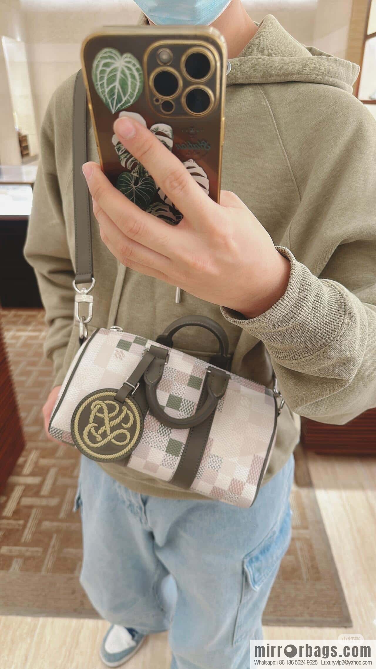 [Premium‑quality] M00105 green gradual change grid, men's bag pillow bag speedy series, this Keepall 25 handbag