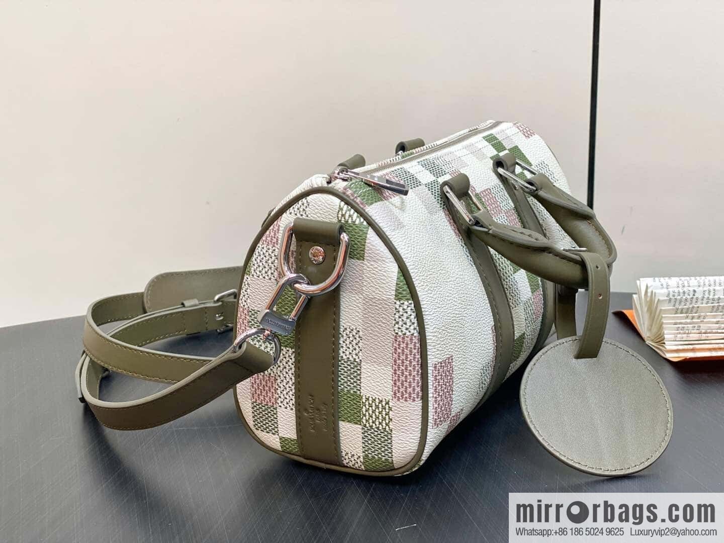 [Premium‑quality] M00105 green gradual change grid, men's bag pillow bag speedy series, this Keepall 25 handbag