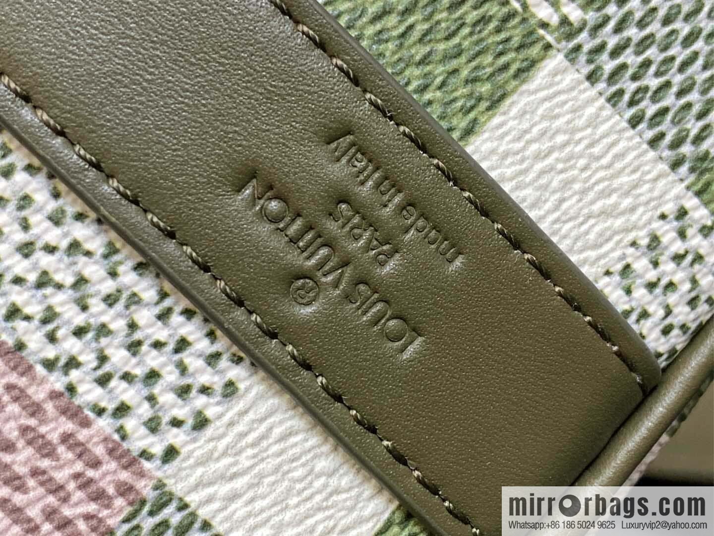 [Premium‑quality] M00105 green gradual change grid, men's bag pillow bag speedy series, this Keepall 25 handbag