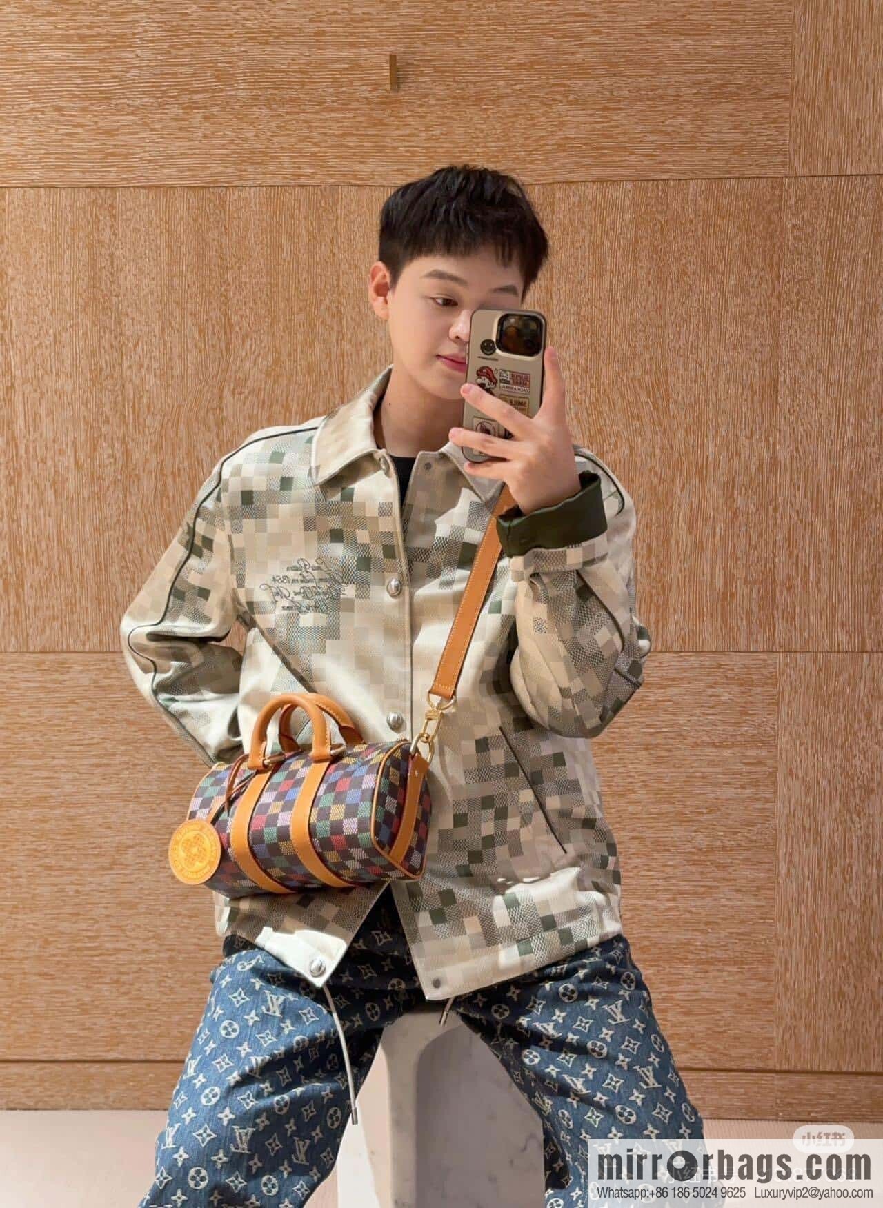 [Premium‑quality] M00148 color gradual change grid, men's bag pillow bag speedy series, this Keepall 25 handbag