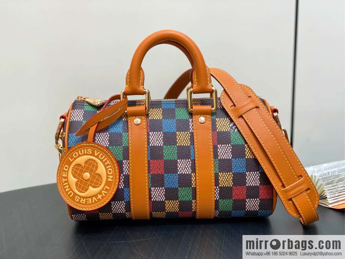 [Premium‑quality] M00148 color gradual change grid, men's bag pillow bag speedy series, this Keepall 25 handbag