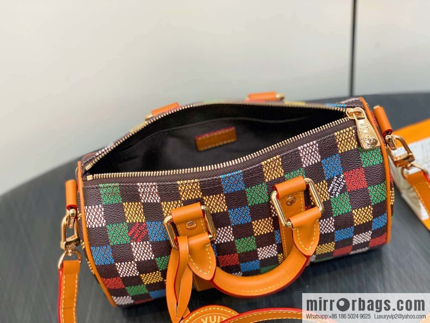 [Premium‑quality] M00148 color gradual change grid, men's bag pillow bag speedy series, this Keepall 25 handbag