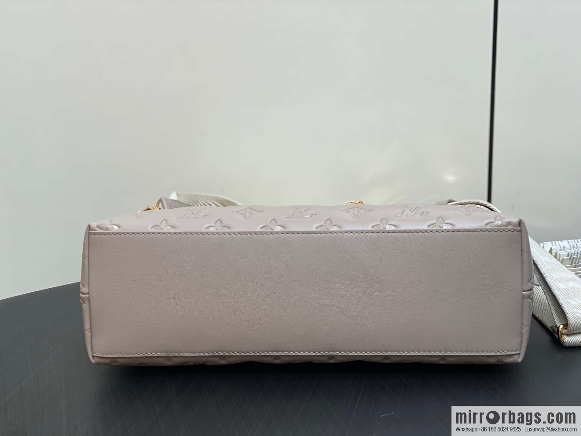 [Boutique‑grade] M12071 taupe, full leather chain bag Coussin Hobo MM handbag