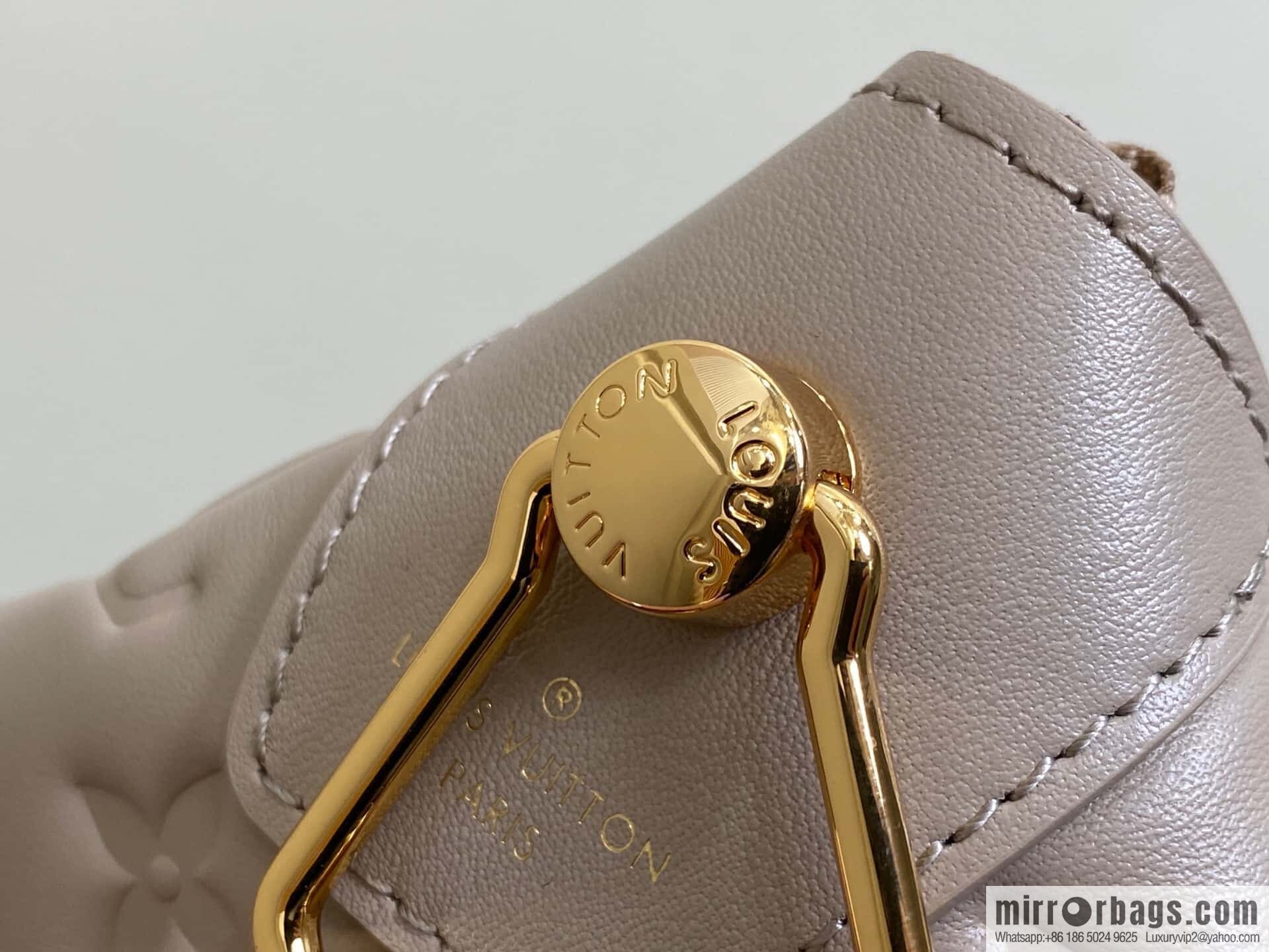 [Boutique‑grade] M12071 taupe, full leather chain bag Coussin Hobo MM handbag