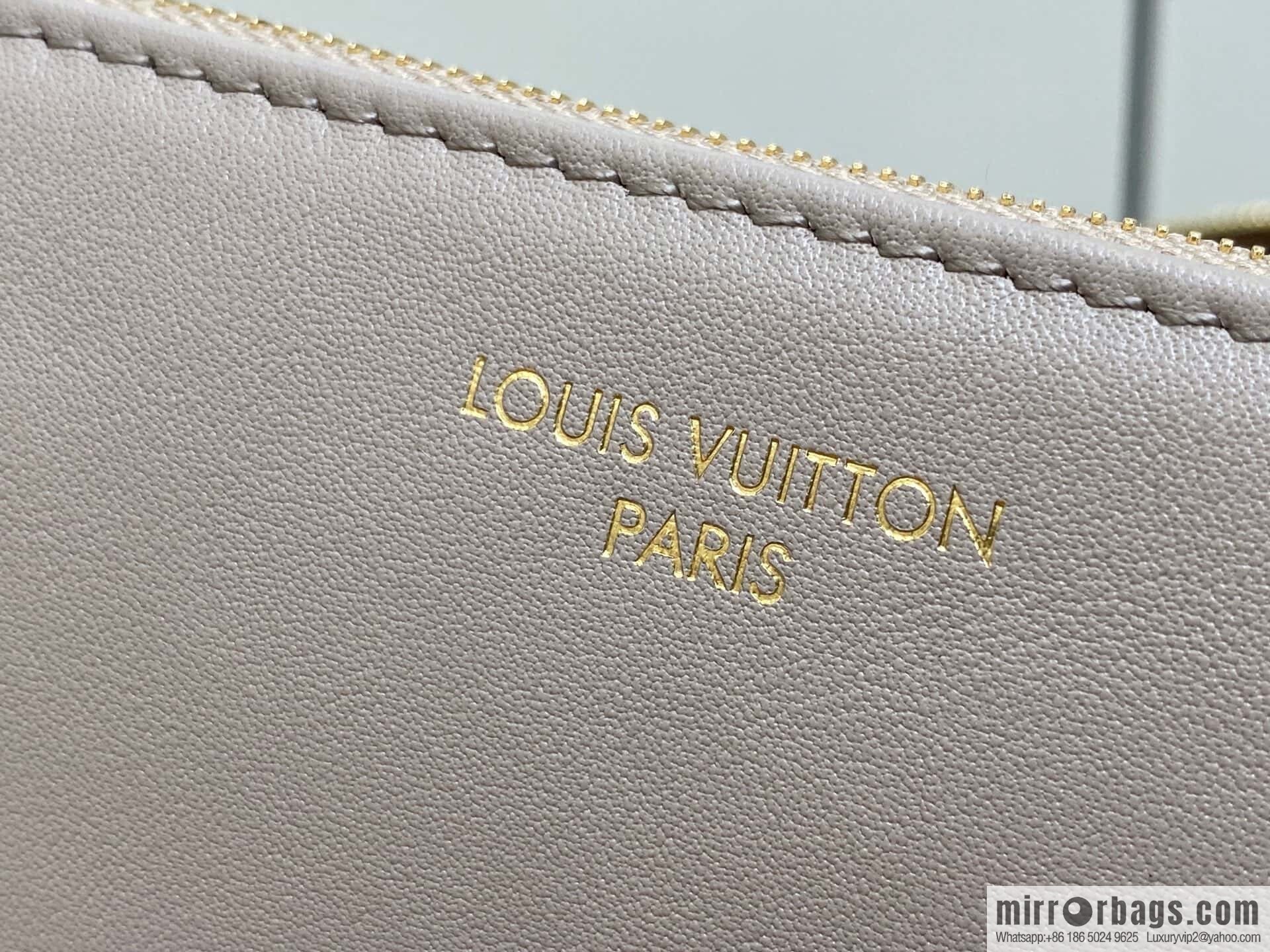 [Boutique‑grade] M12071 taupe, full leather chain bag Coussin Hobo MM handbag