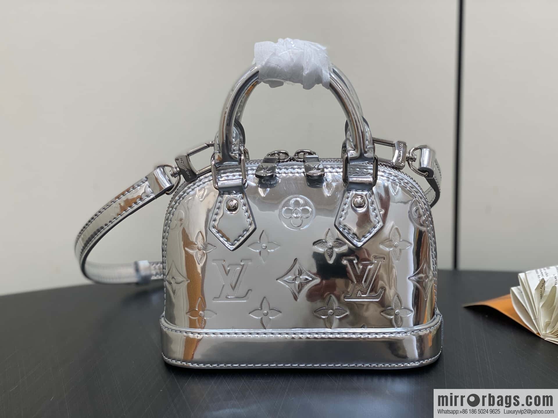 [Boutique‑grade] M81945 silver patent leather, water ripple shell bag series NANO ALMA handbag M82682 M82411