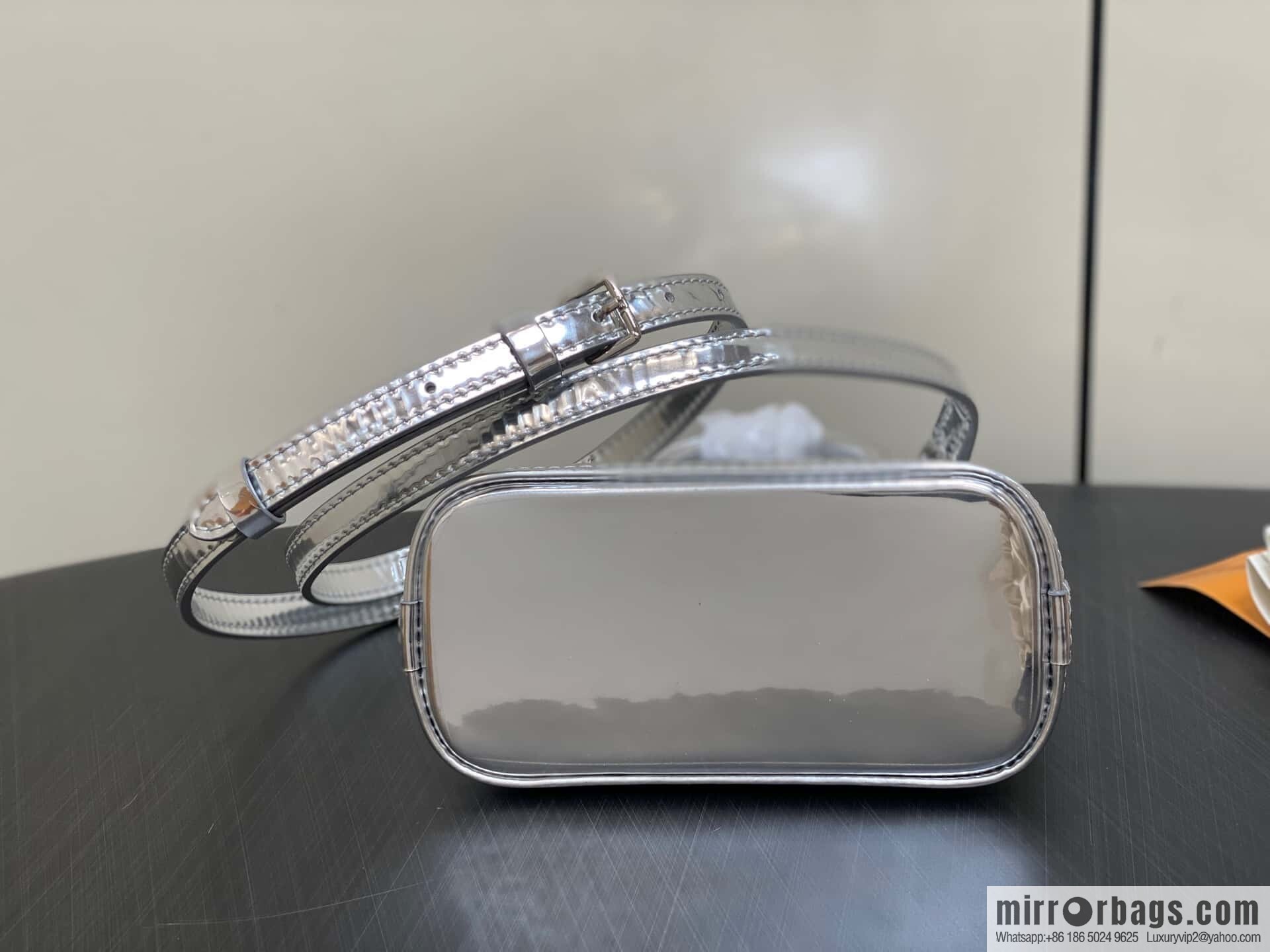 [Boutique‑grade] M81945 silver patent leather, water ripple shell bag series NANO ALMA handbag M82682 M82411