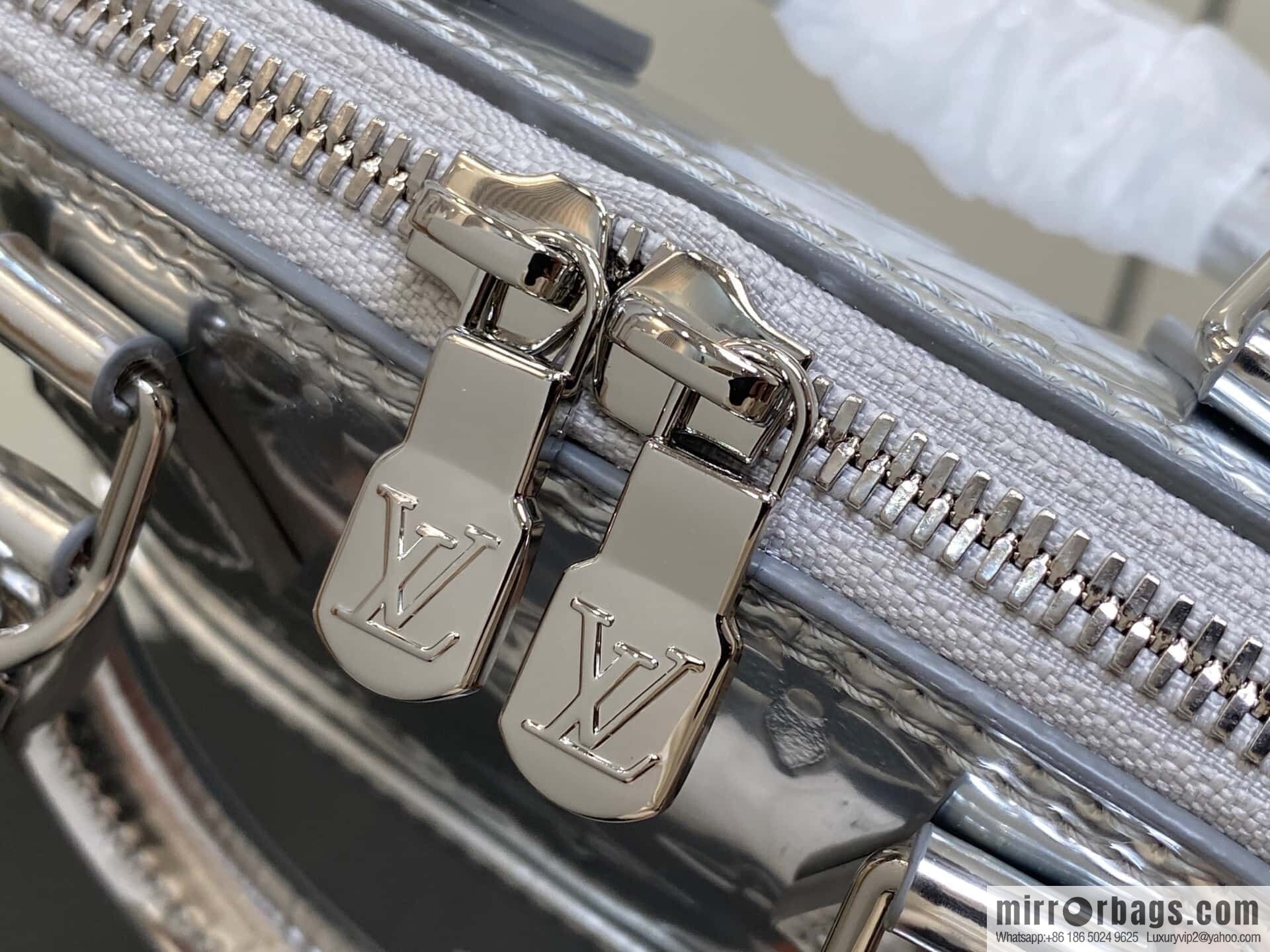 [Boutique‑grade] M81945 silver patent leather, water ripple shell bag series NANO ALMA handbag M82682 M82411