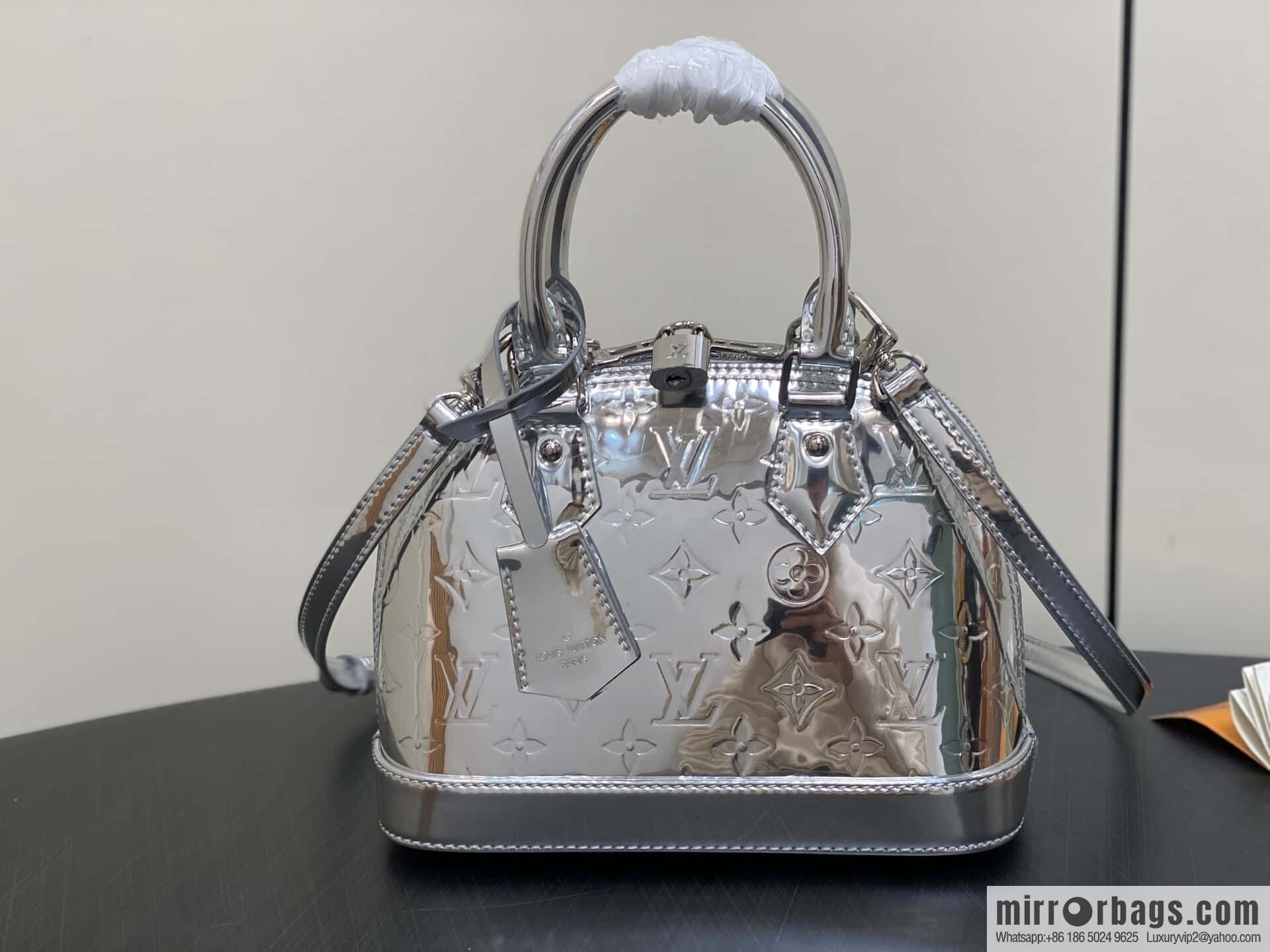 [Boutique‑grade] M40302 silver patent leather M40302 water ripple shell bag series ALMA BB handbag