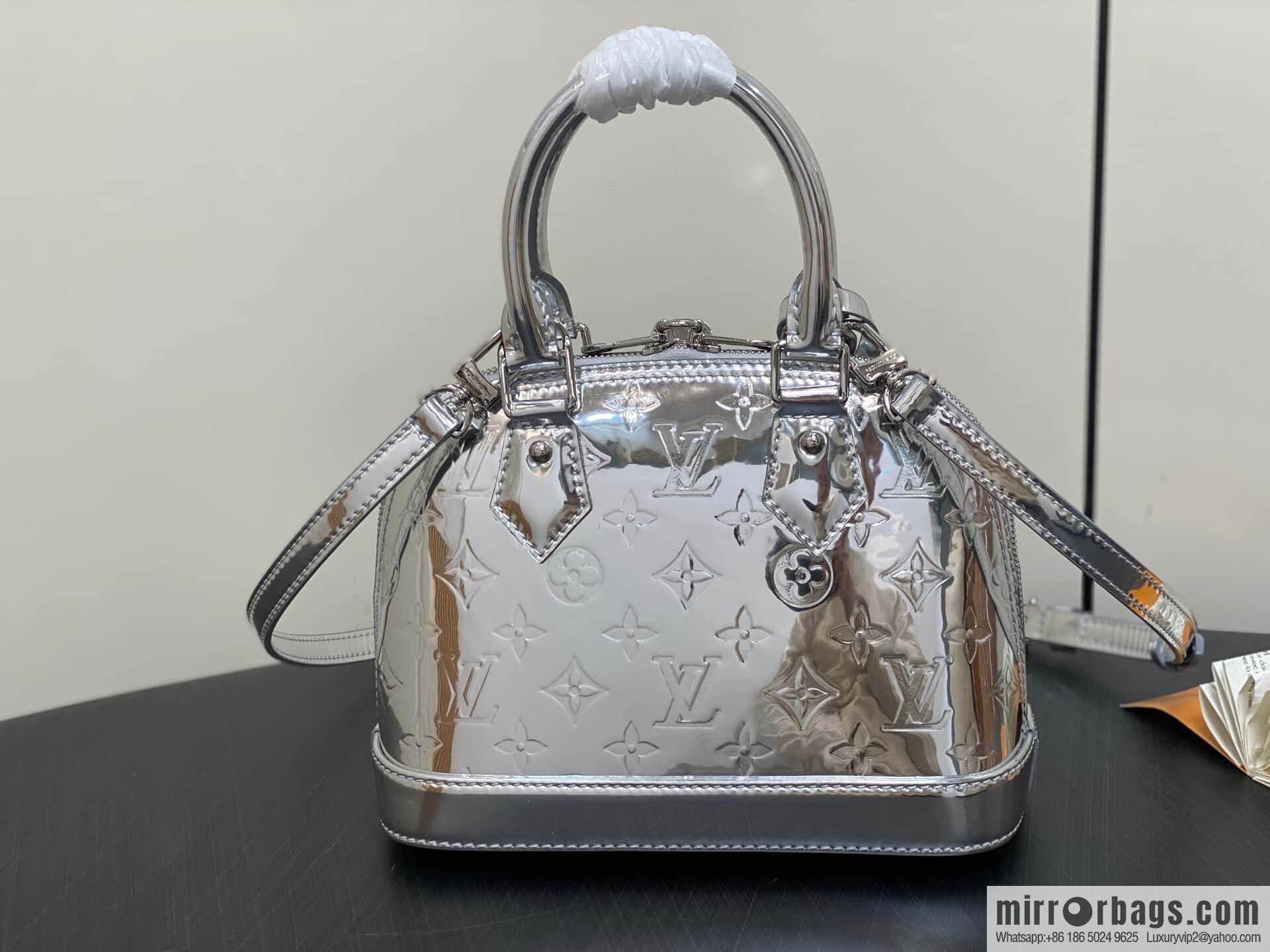 [Boutique‑grade] M40302 silver patent leather M40302 water ripple shell bag series ALMA BB handbag