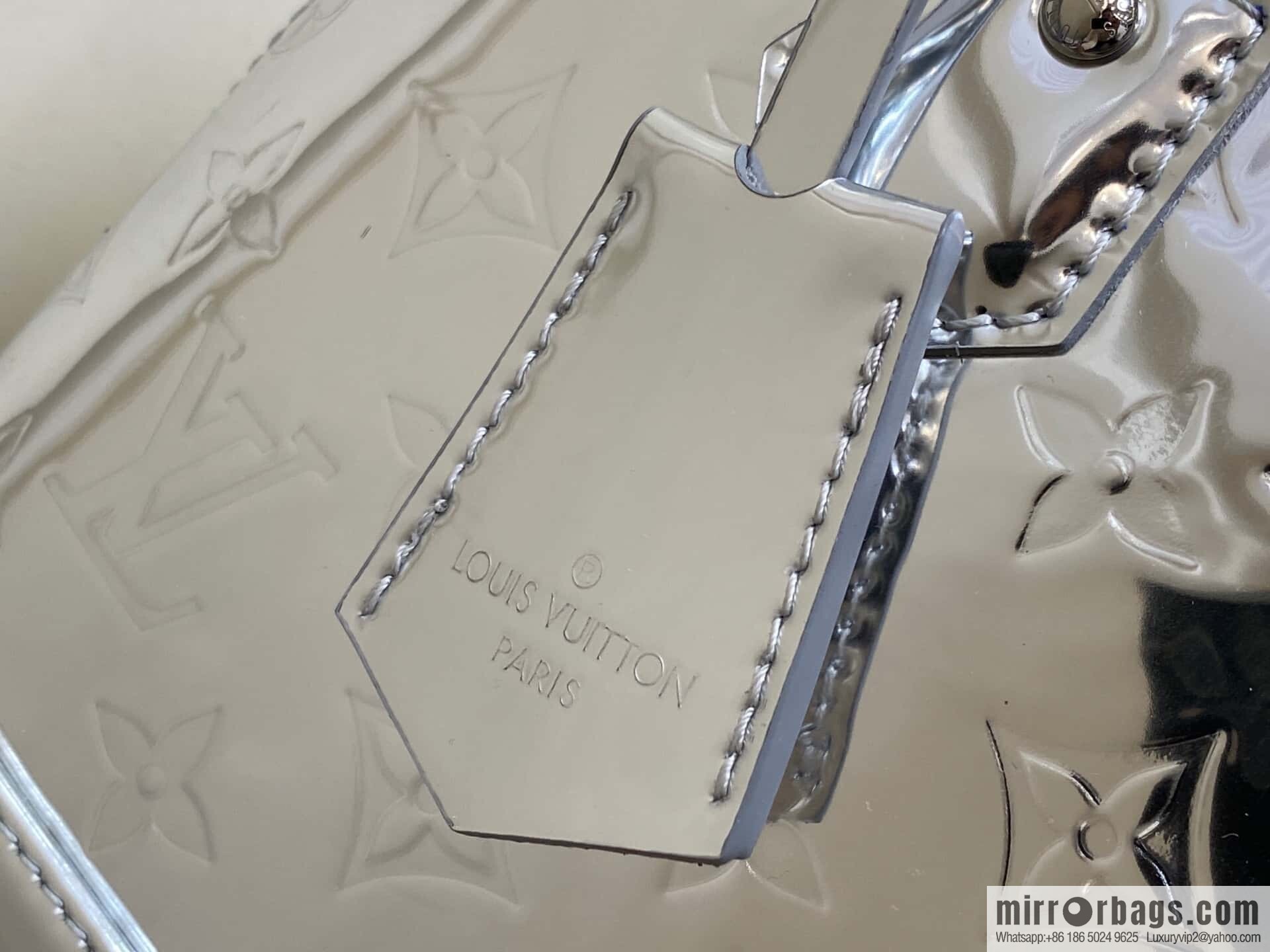 [Boutique‑grade] M40302 silver patent leather M40302 water ripple shell bag series ALMA BB handbag