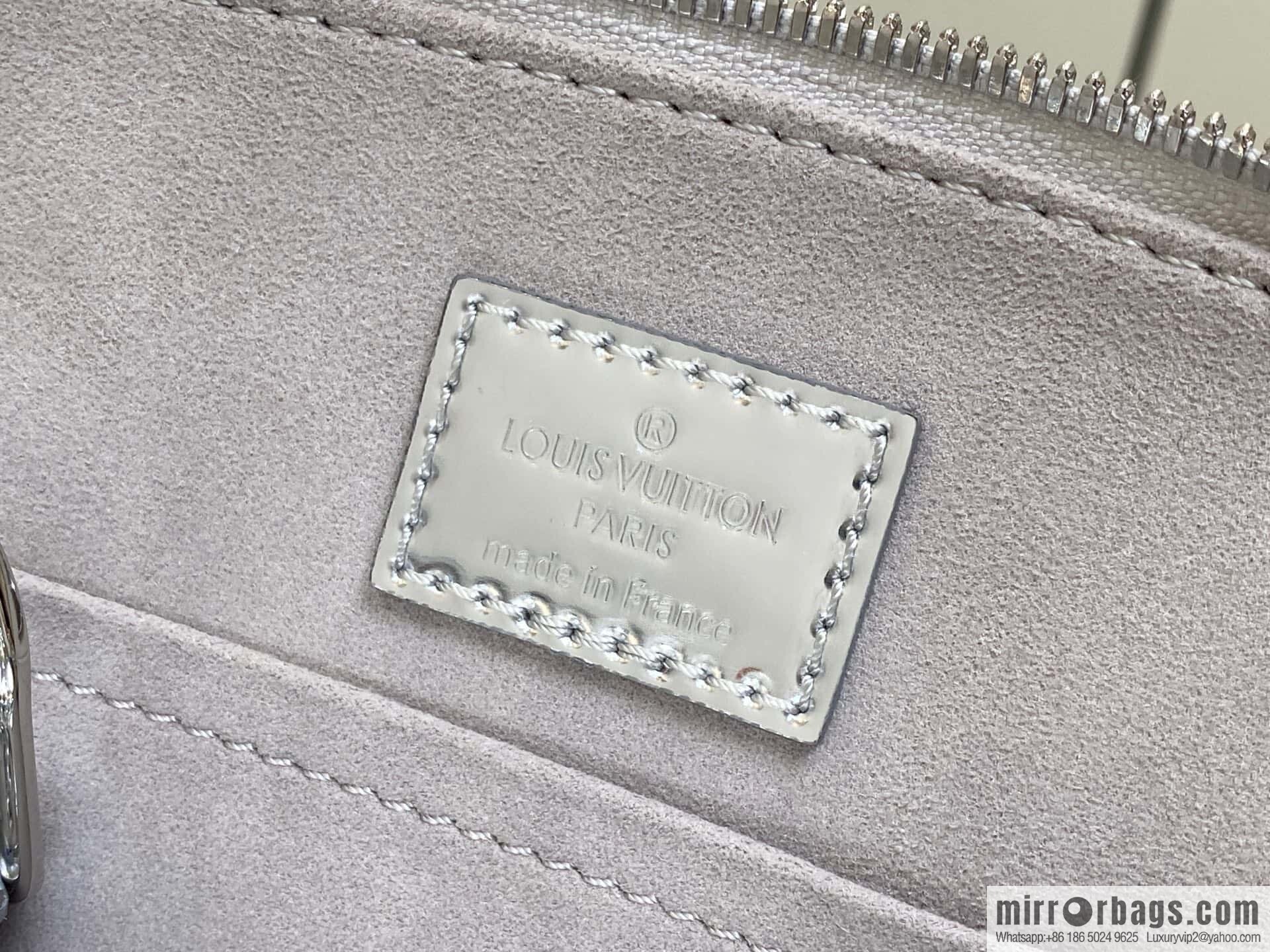 [Boutique‑grade] M40302 silver patent leather M40302 water ripple shell bag series ALMA BB handbag