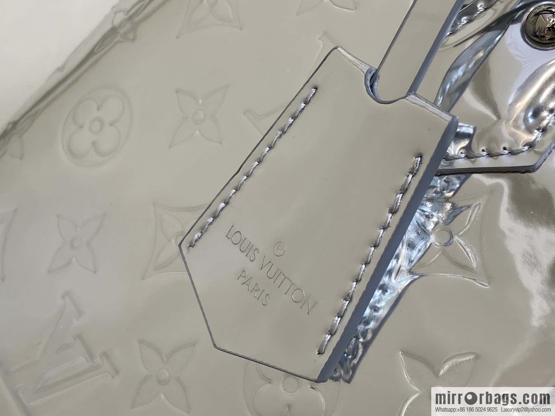 [Boutique‑grade] M40301 silver patent leather, shell bag series alma medium handbag