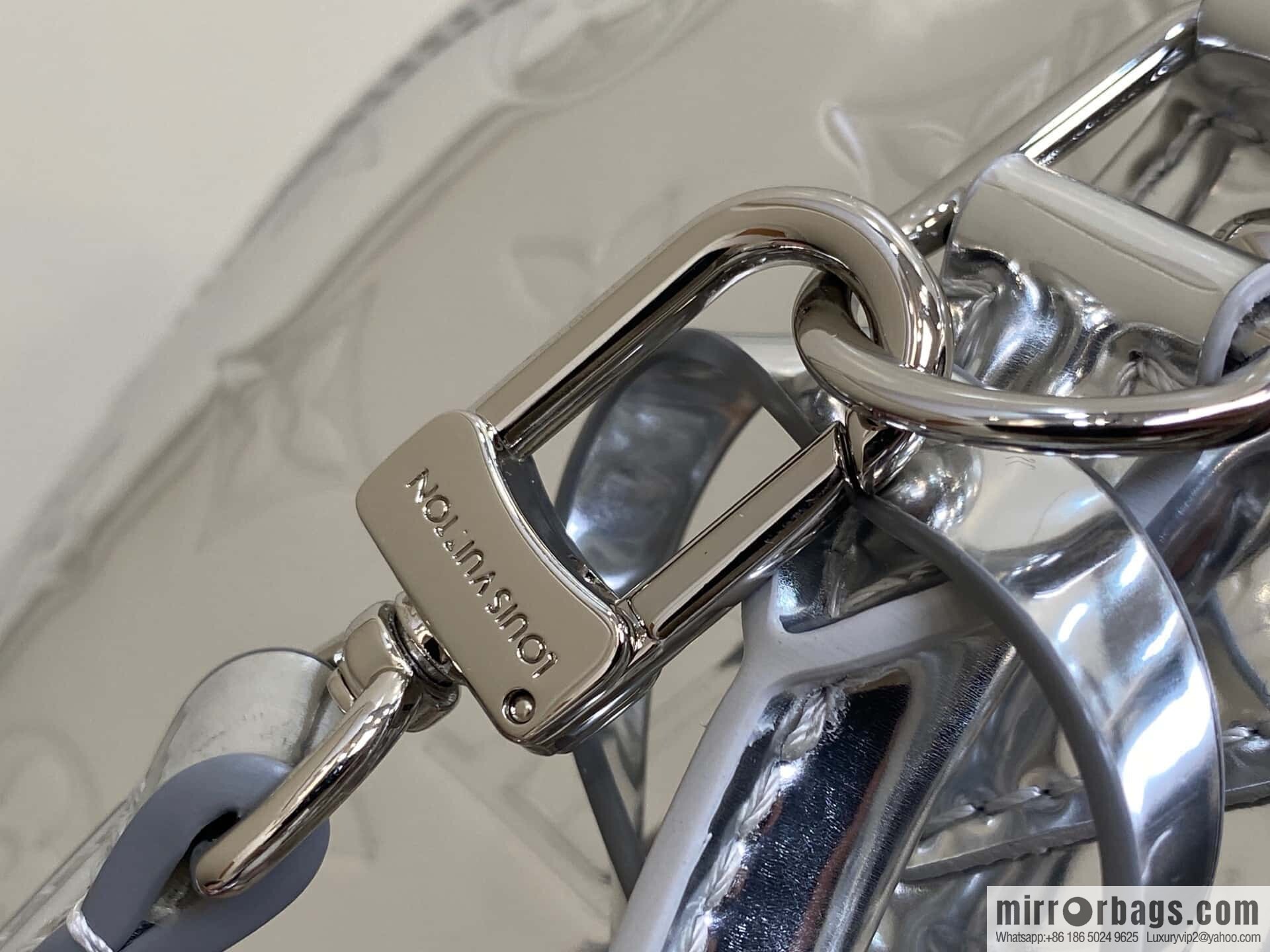 [Boutique‑grade] M40301 silver patent leather, shell bag series alma medium handbag