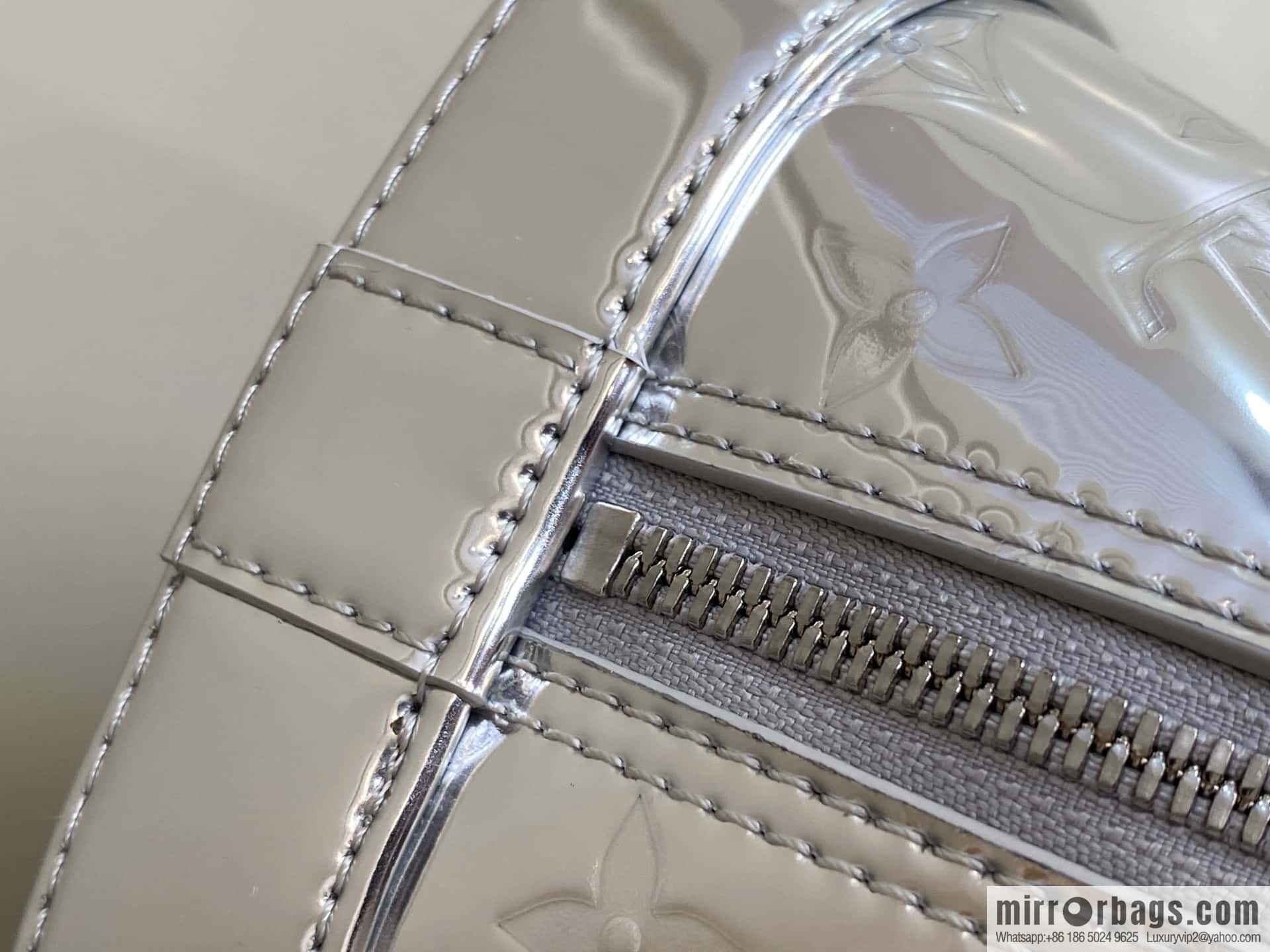 [Boutique‑grade] M40301 silver patent leather, shell bag series alma medium handbag